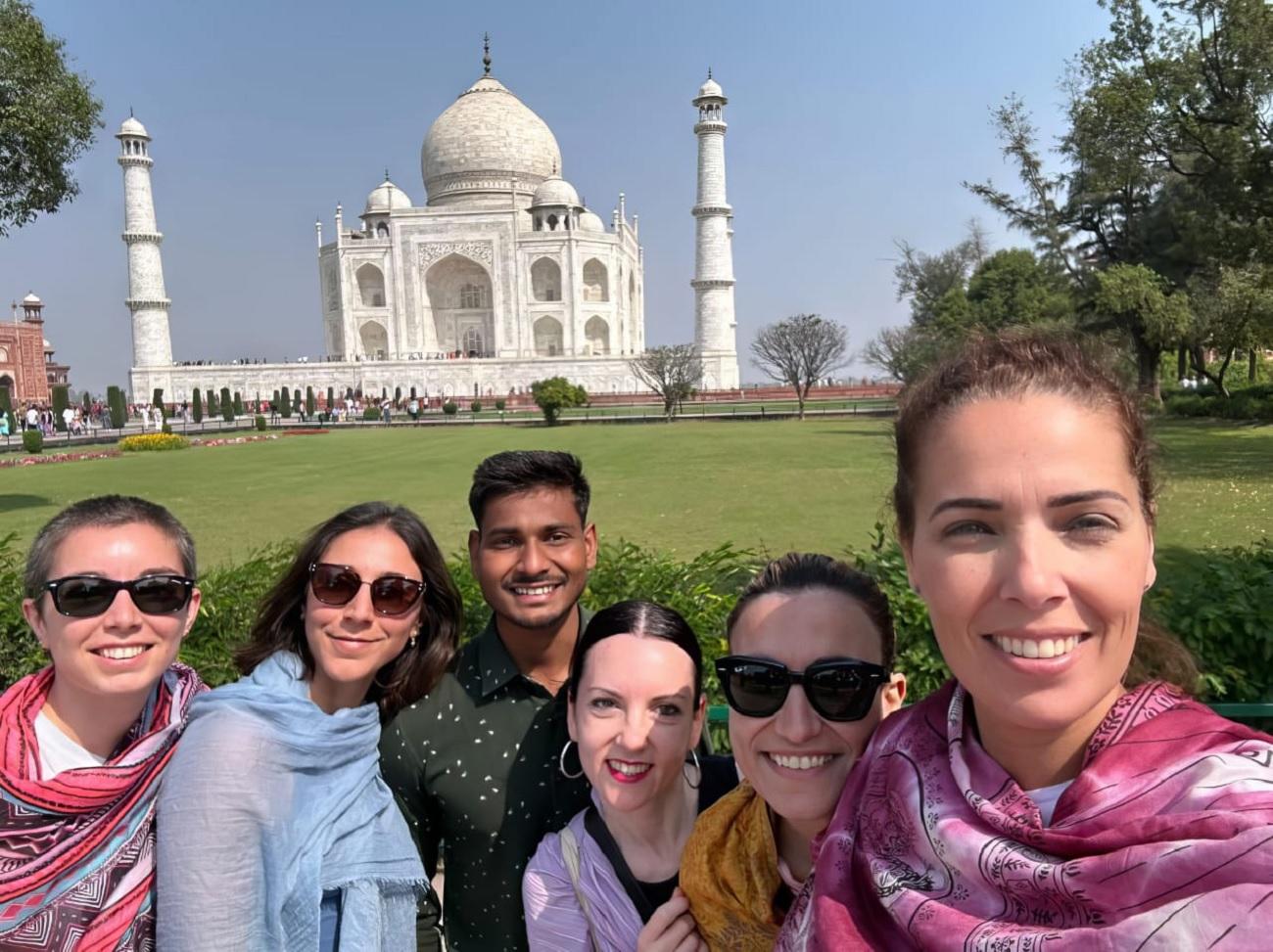 Delhi: Taj Mahal Sunrise Private Tour & Skip-the-Line Ticket 2