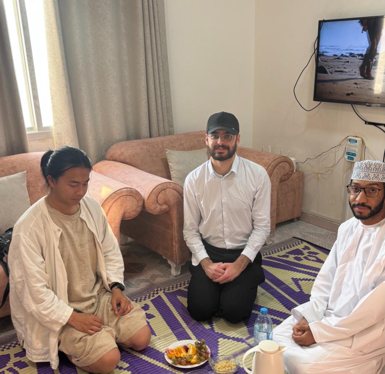 Muscat: Omani Shuwa Meal and Village Tour with Pickup