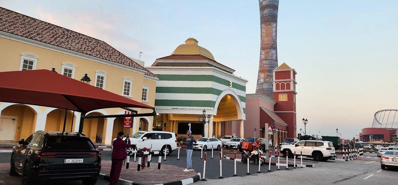 Doha City Tour, Villaggio Mall and Free Gondola Ride 3