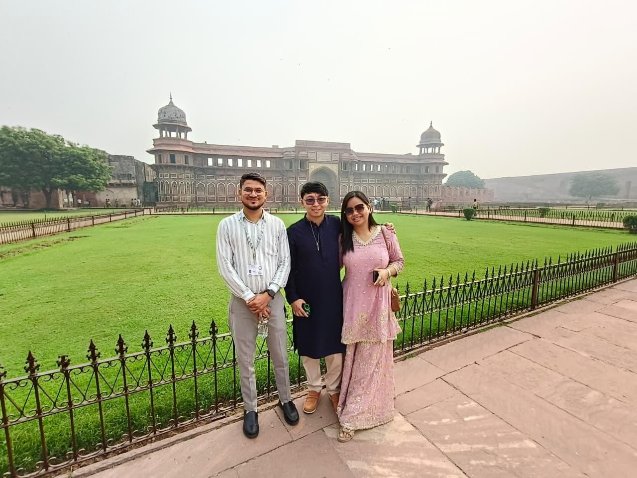 Overnight Agra/Taj Mahal Tour with Fatehpur Sikri and Hotel 3