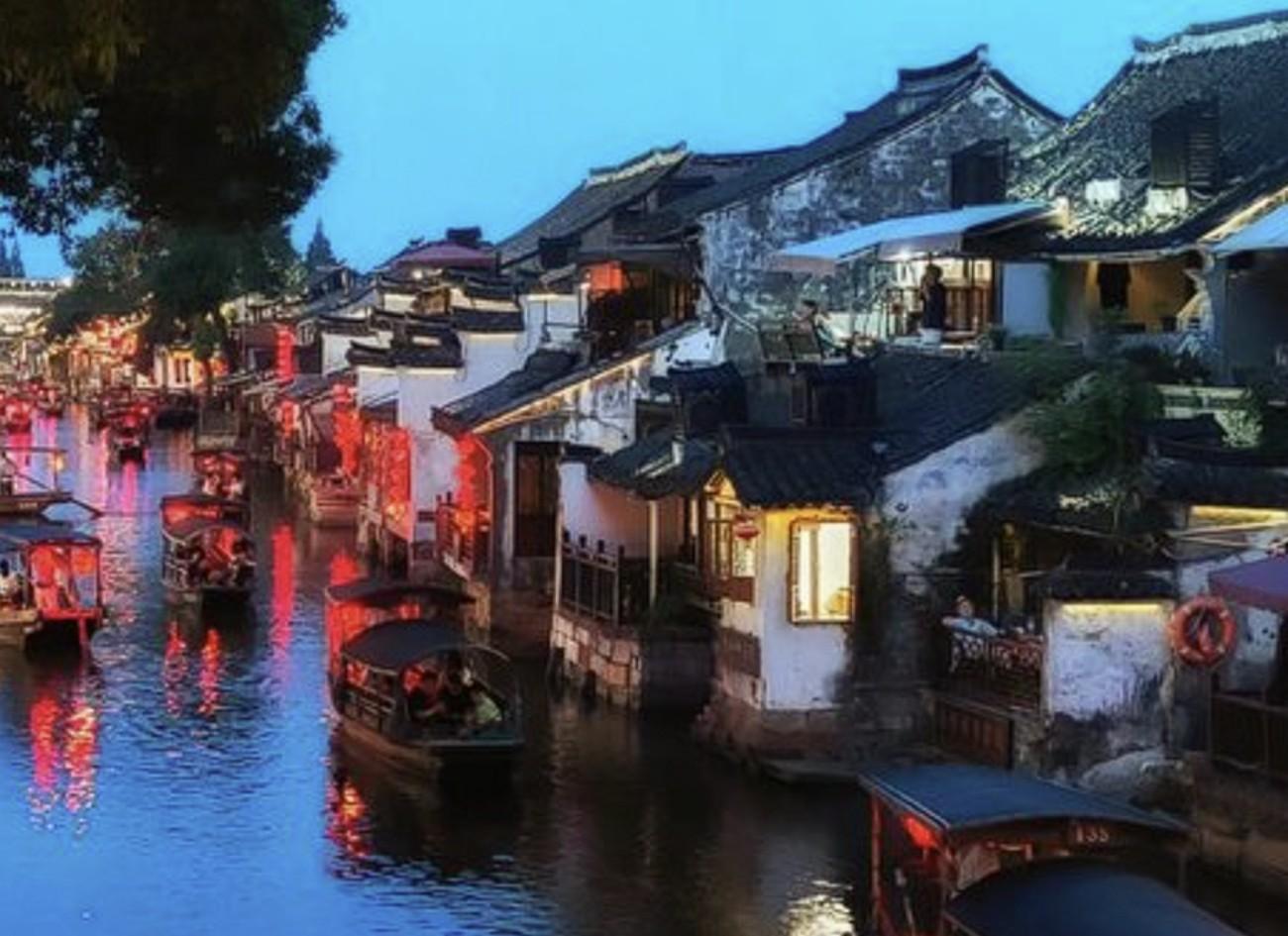 Shanghai: Yuyao Fairytale Village Private Day Trip 2