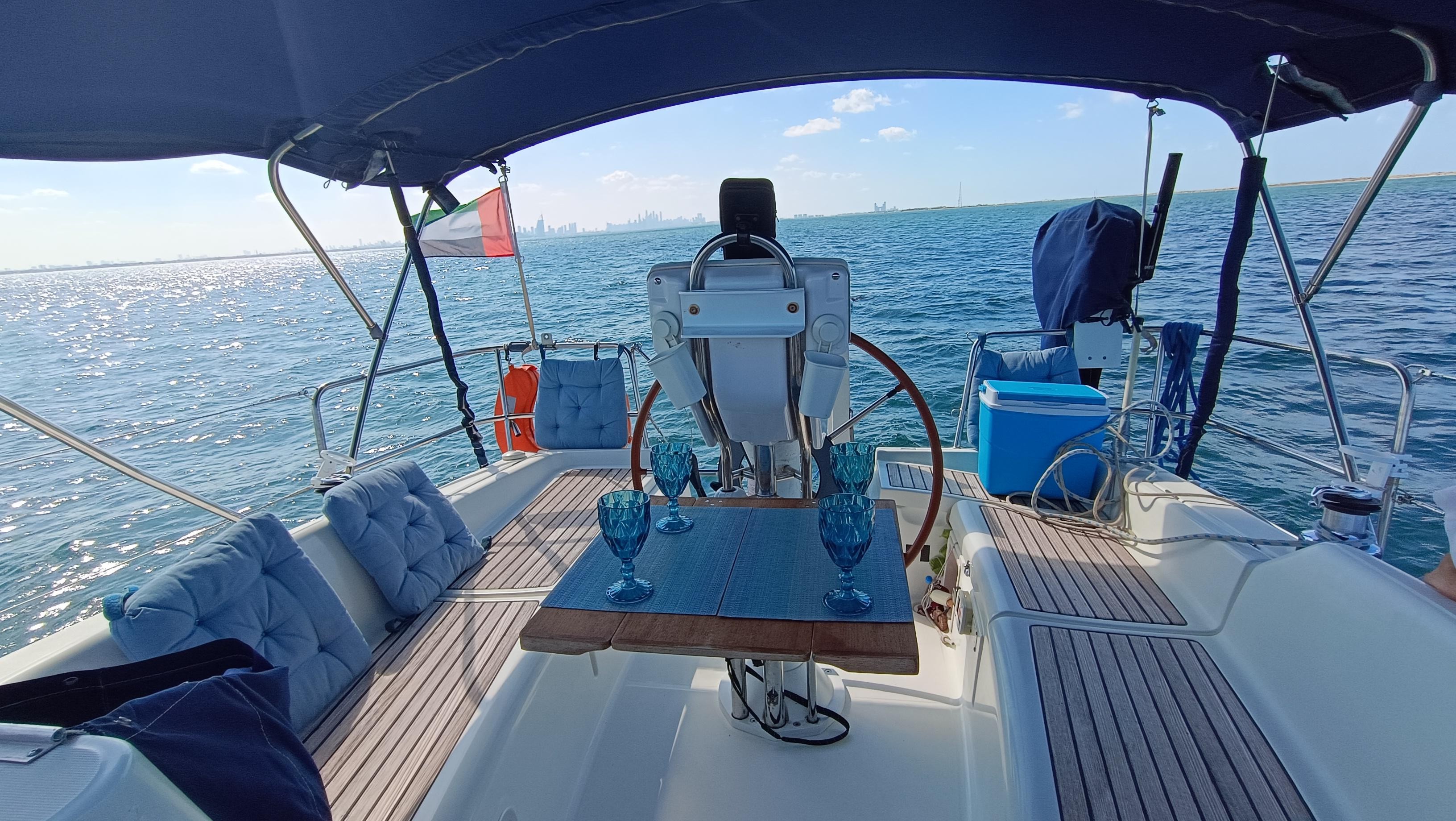 3-hrs Private Sailboat Tour in Dubai with Burj Khalifa view 3