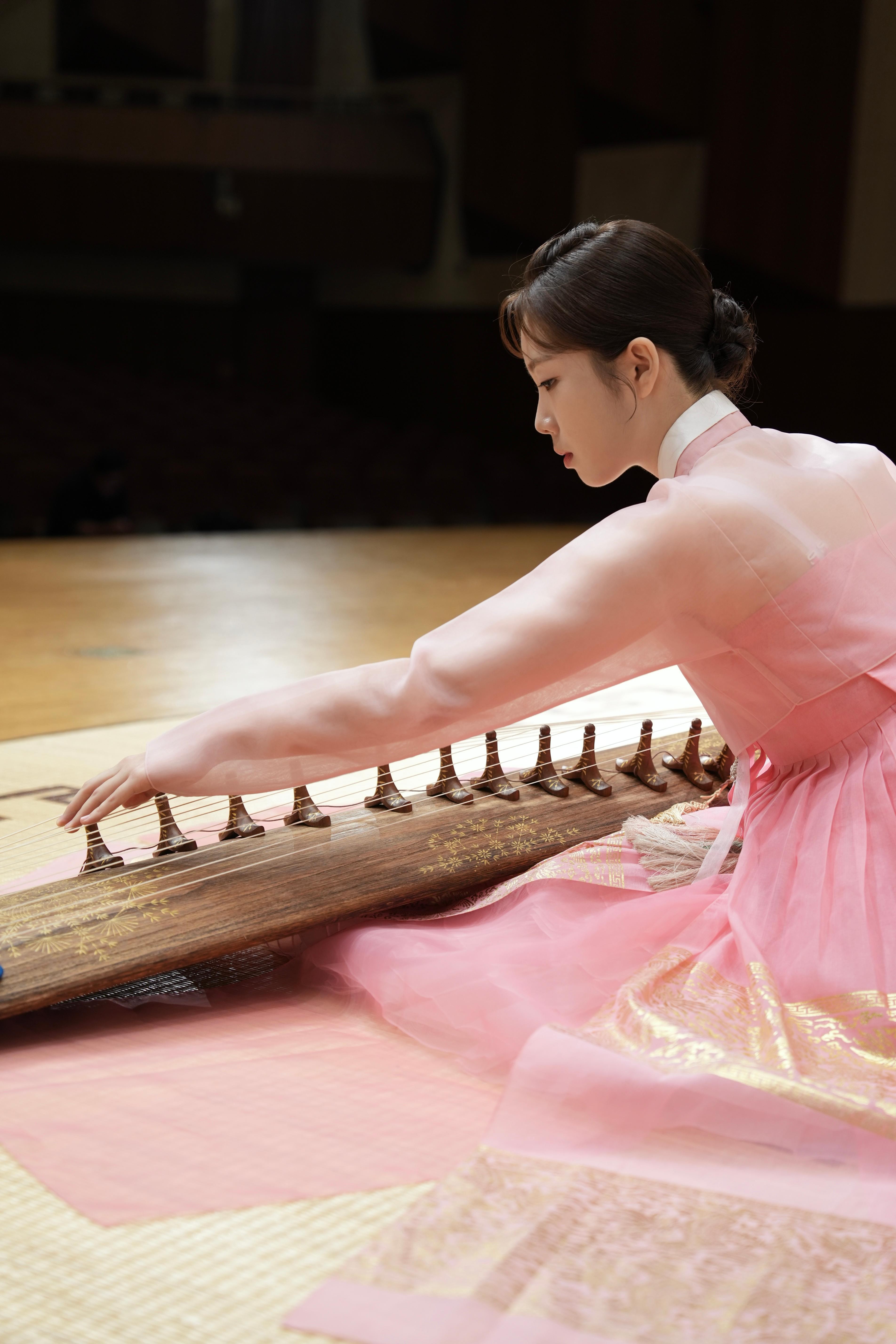 Seoul: Korean Culture Experience Gayageum Class with Hanbok 2