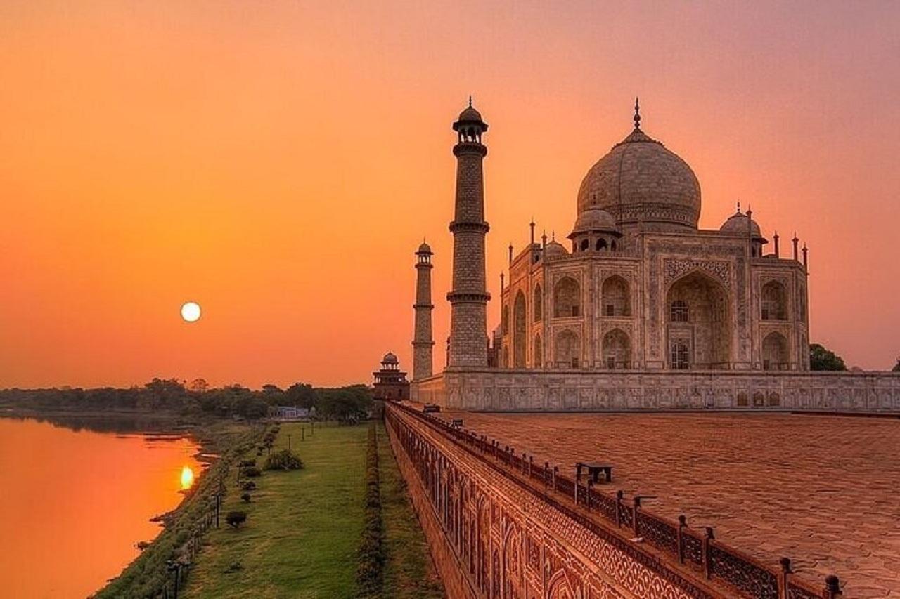 Sunset Taj Mahal With Other Monuments In Agra Full Day Local