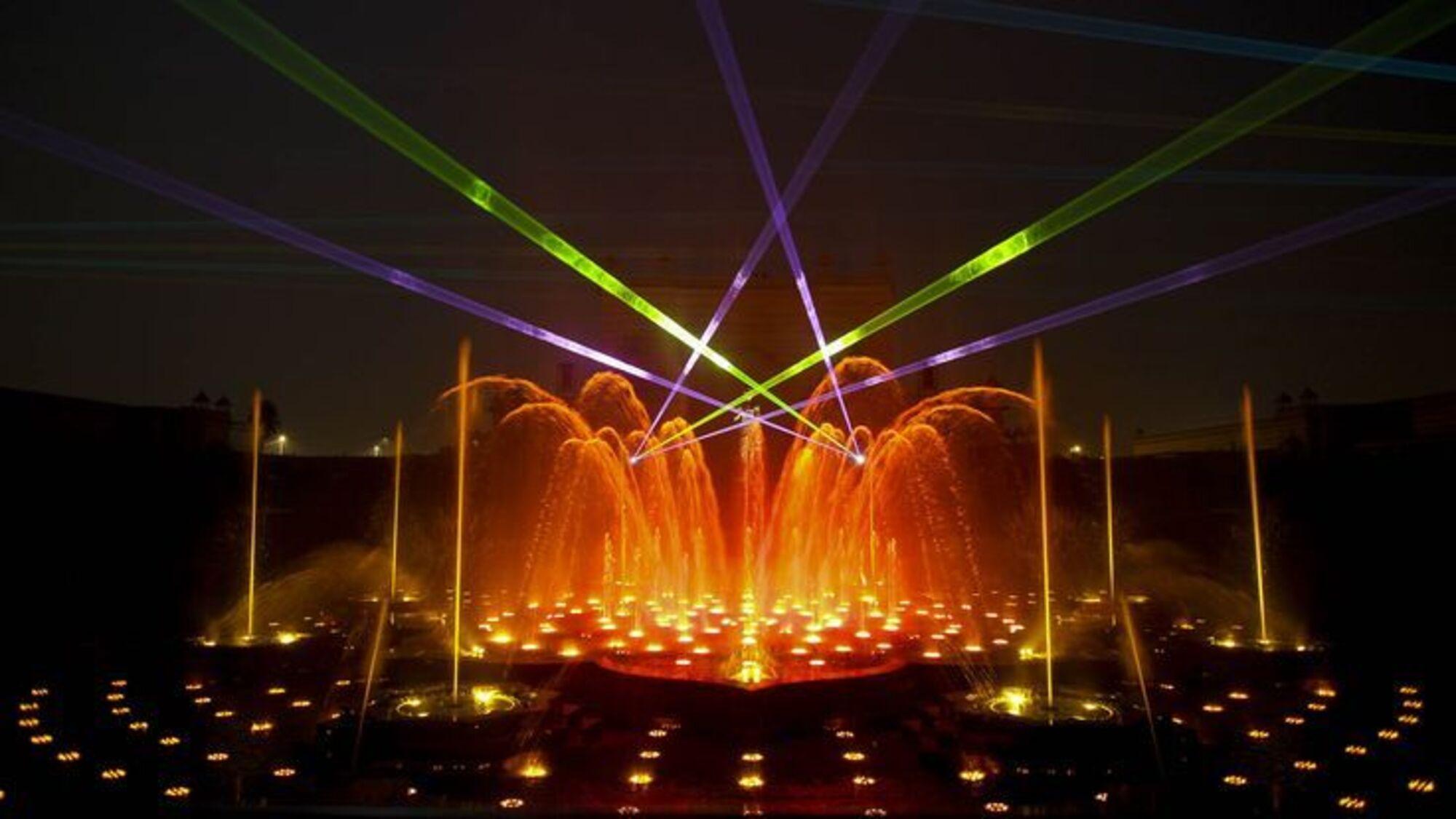 Akshardham Temple Megical Water & Light Show by Car 2
