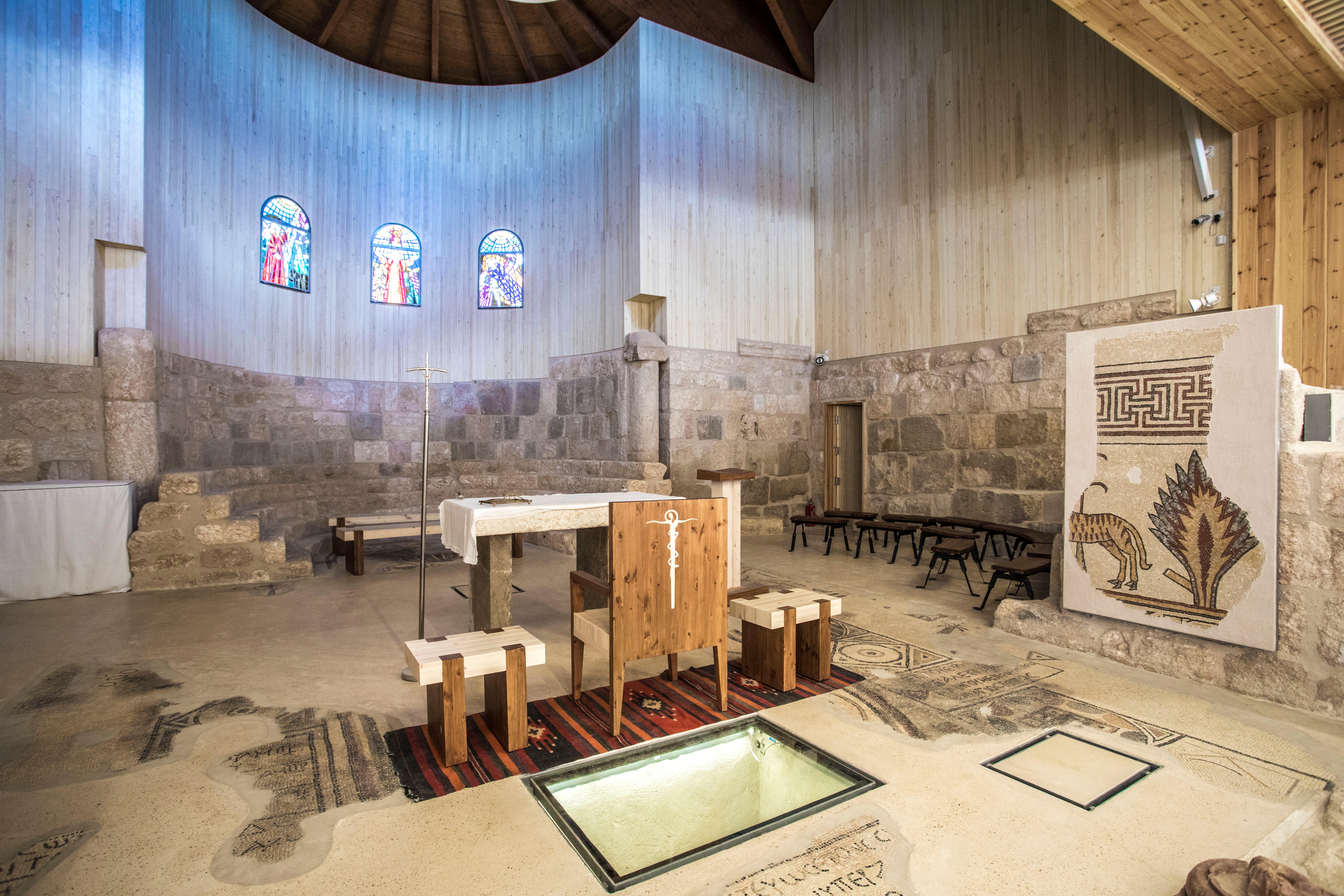 From Amman: Petra Transfer with Madaba & Shobak Castle Stops 2
