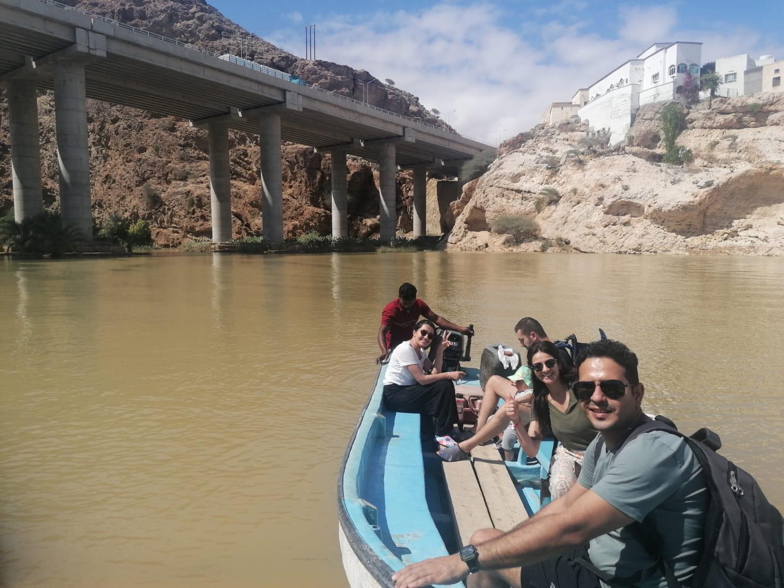 Muscat: Wadi Shab, Sinkhole, and White Beach Day Trip