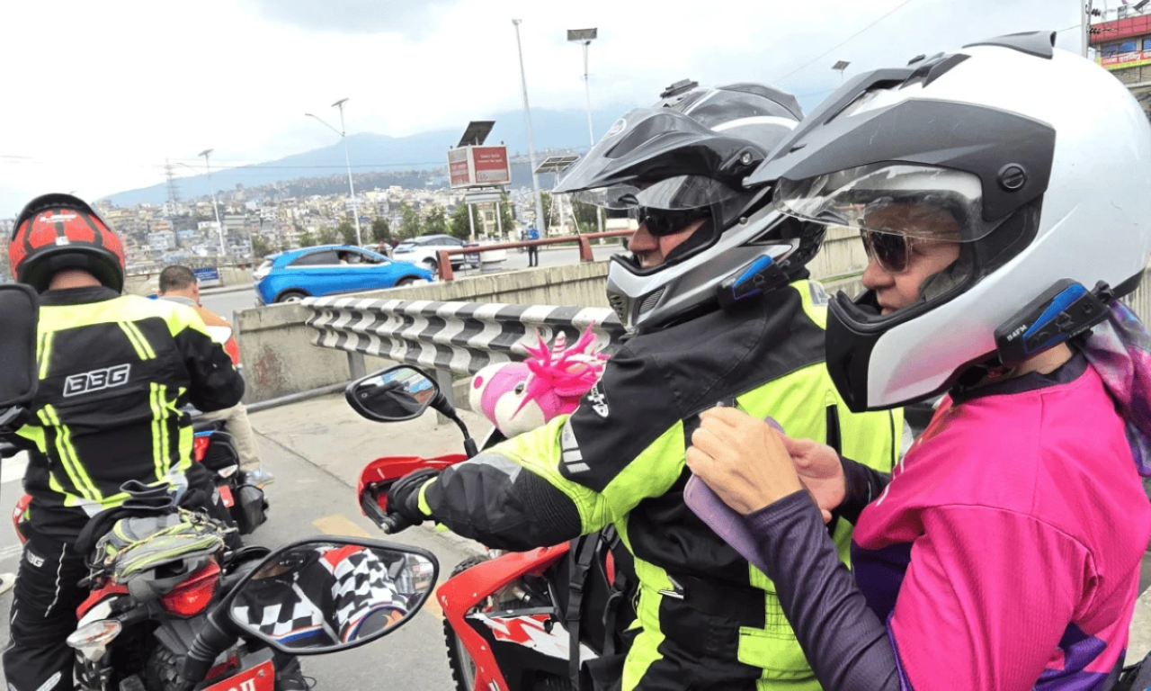 Kathmandu: Private Motorbike City Tour with Local Guide