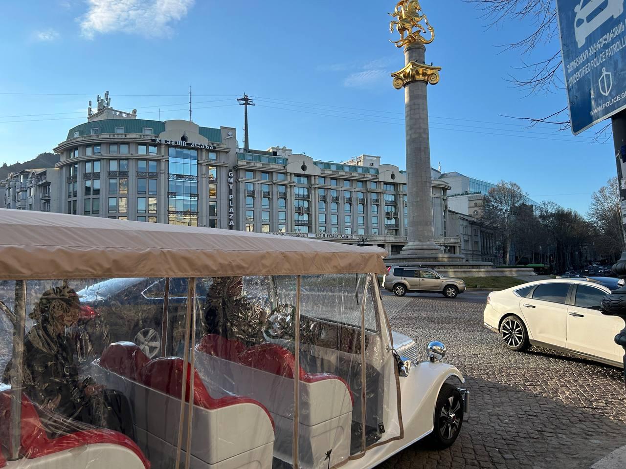 Tbilisi: Authentic Sightseeing Tour by Vintage Car 3
