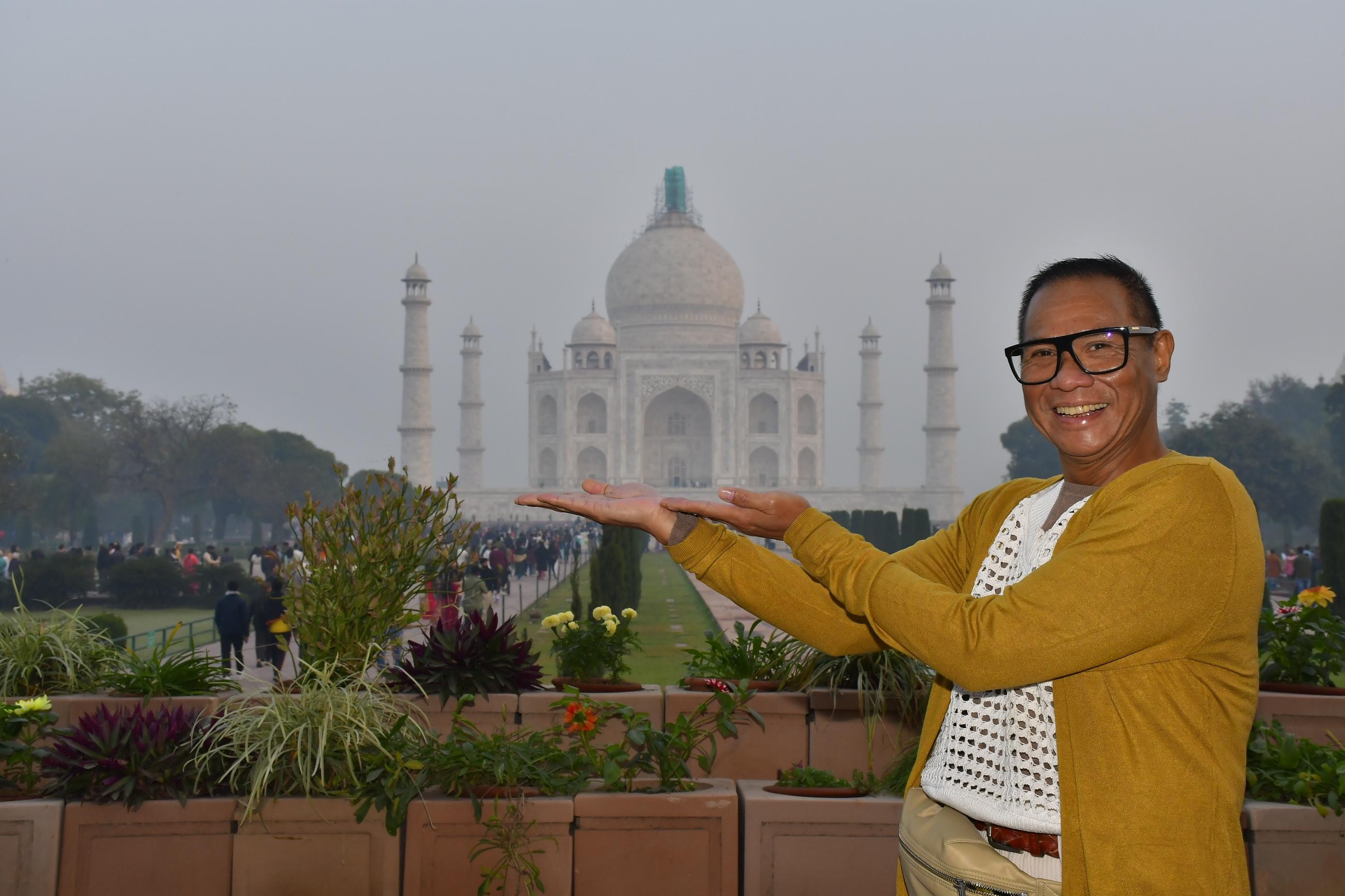 From Agra: Taj Mahal Tour with Professional Photographer 2
