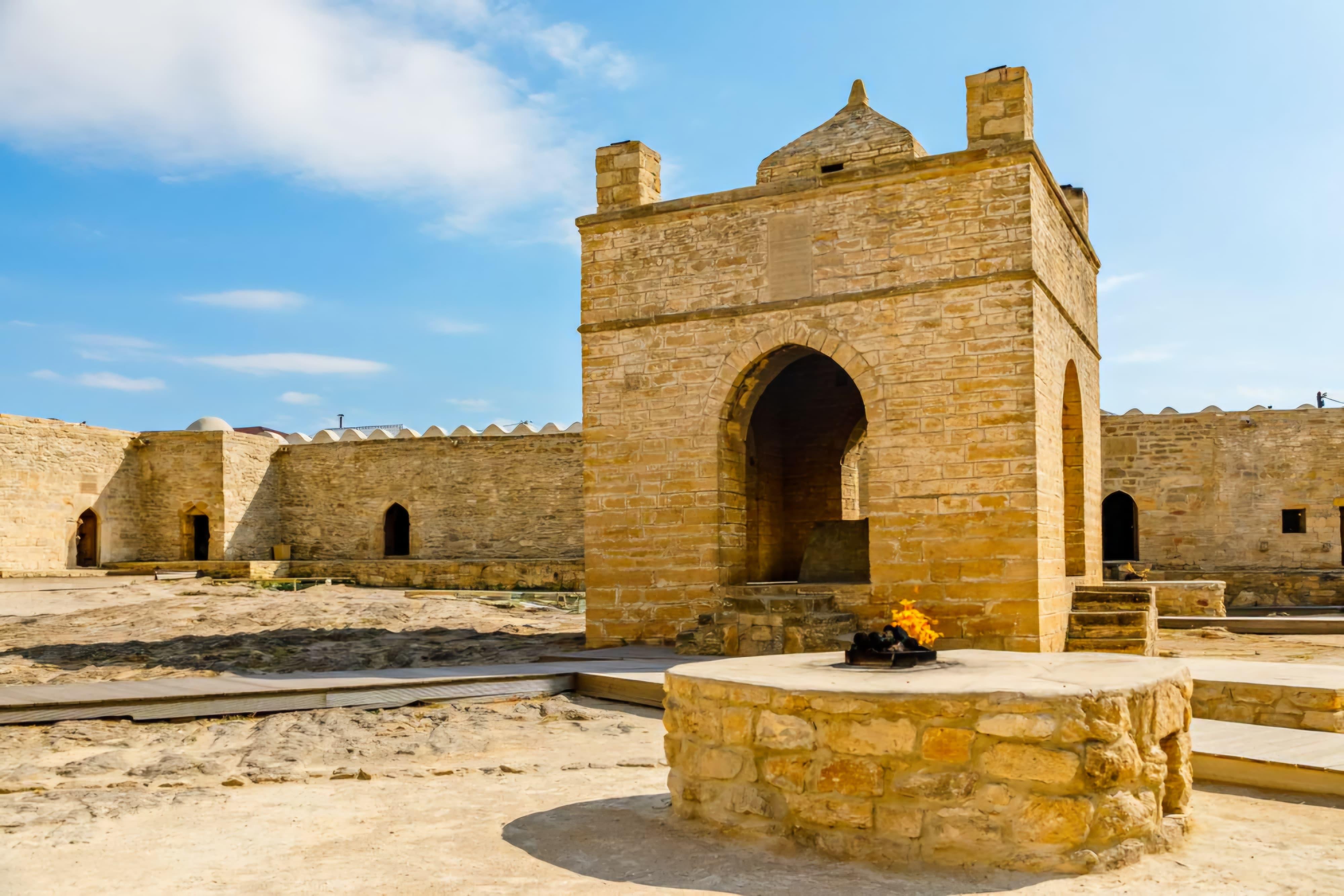 From Baku: Gobustan, Mud Volcanoes & Yanar Dag Day Trip