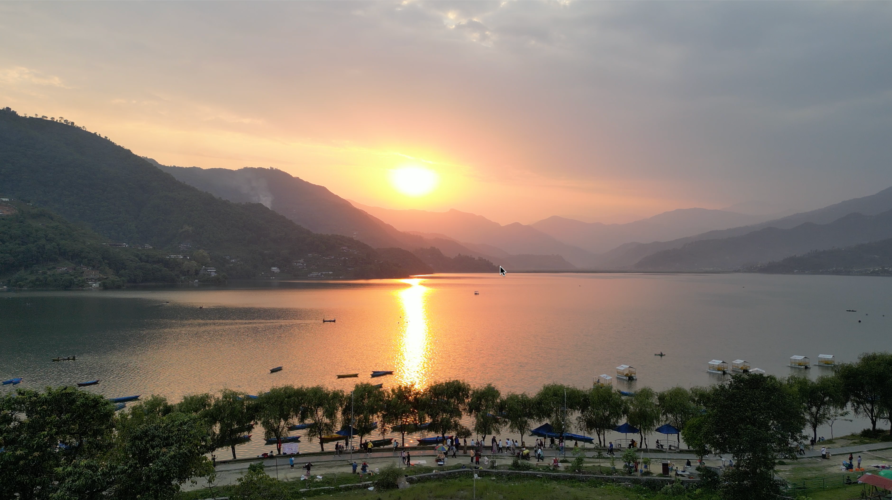 Pokhara: Full-Day Tour with Sarangkot Sunrise & Boat Ride