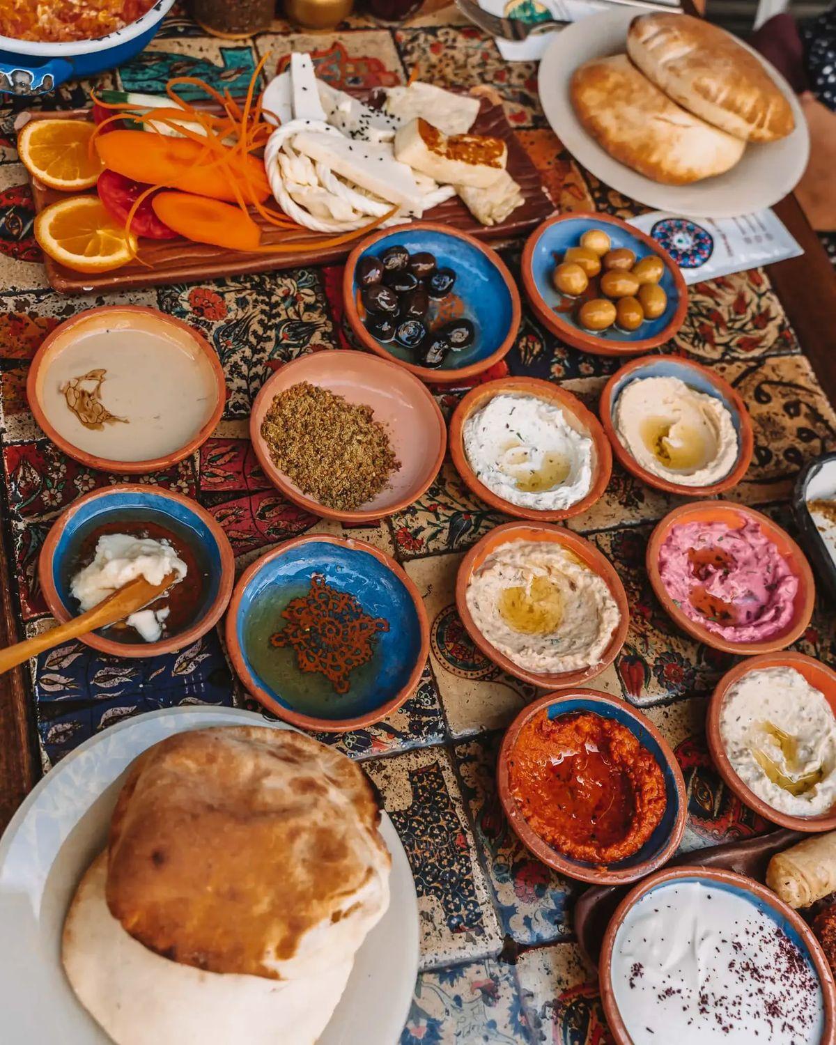 Istanbul: Guided Food Walking Tour with Tastings 2