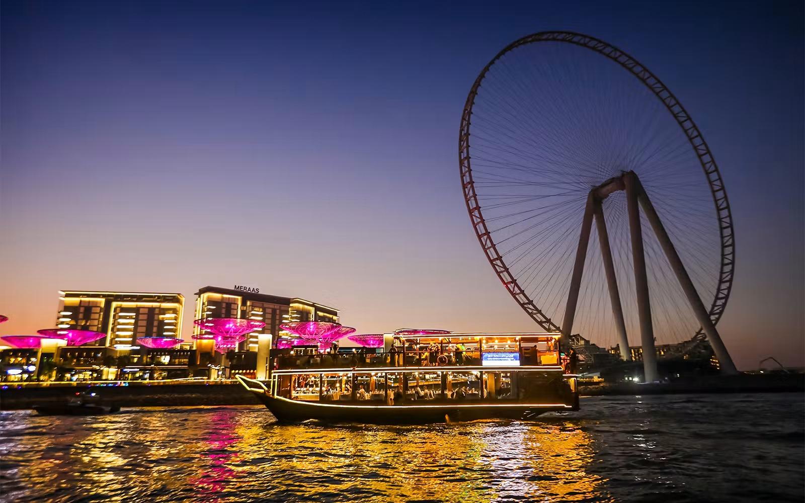 Dubai Marina: Dhow Dinner Cruise With Live Show
