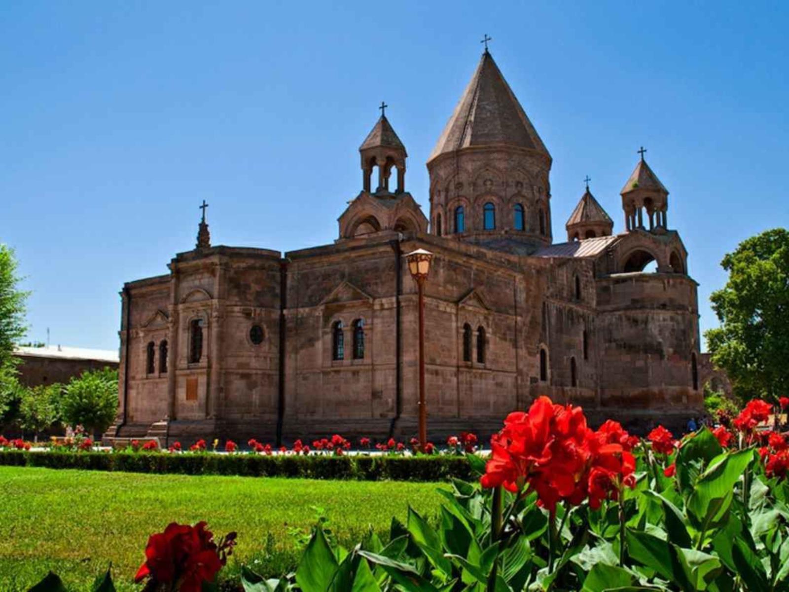 From Yerevan: Echmiadzin and Zvartnots Tour with Transfers 2