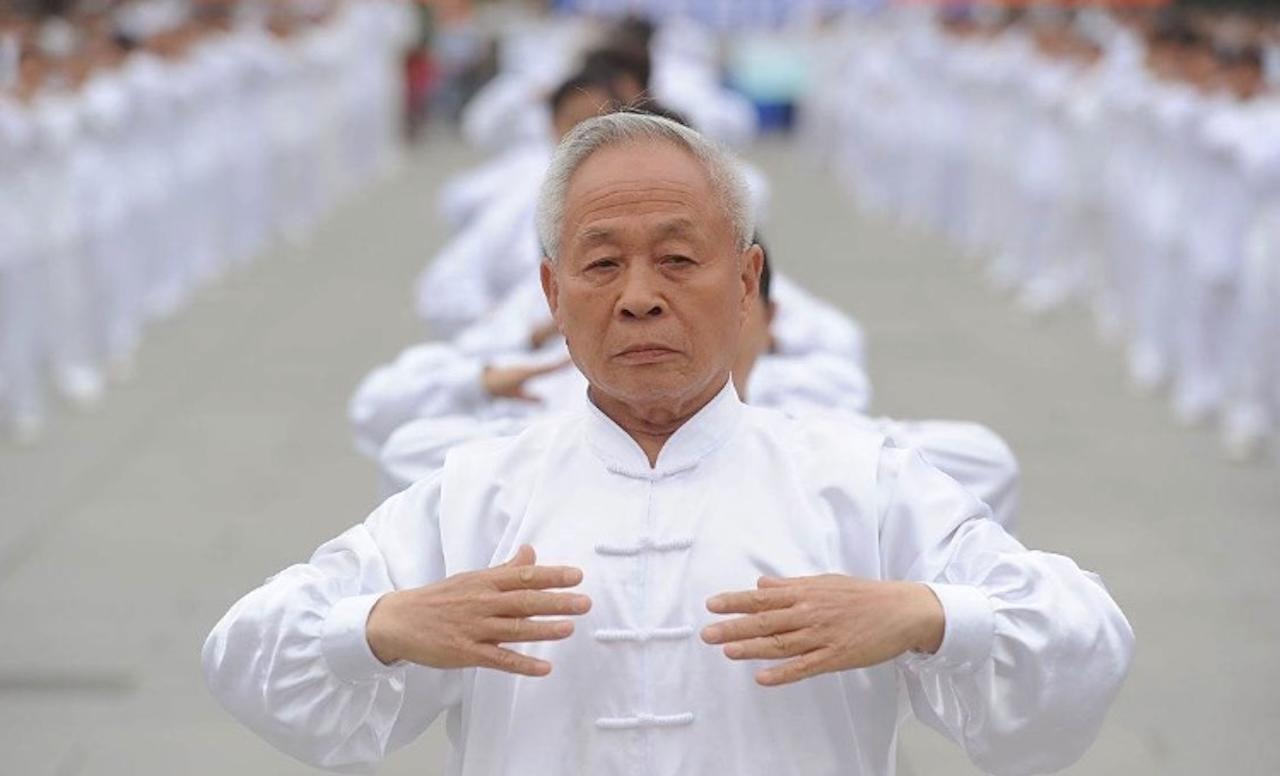 Shanghai: Baduanjin Qigong Class - Ancient Chinese Movement 3
