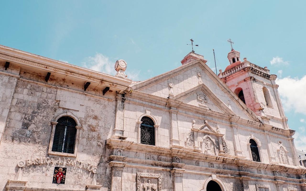 Cebu: Private Twin City Tour with Uphill Spots
