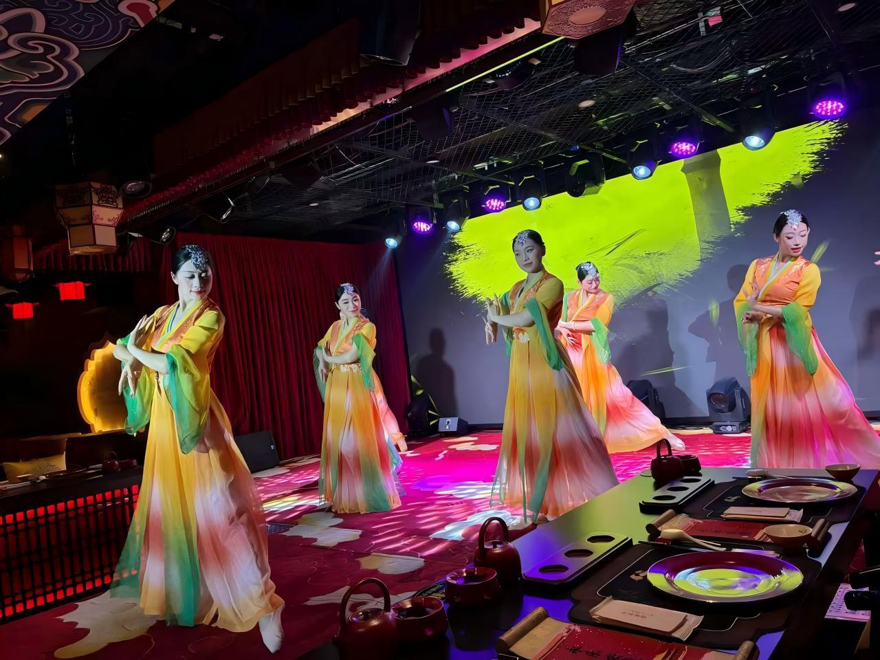 Beijing: Yongle Grand Banquet with Show,Hanfu,Imperial meal