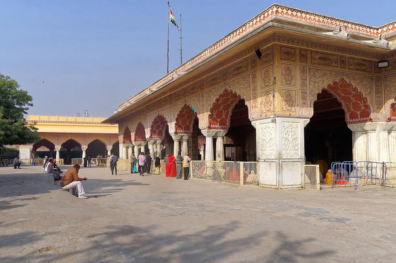 Jaipur: Govind Devji Temple & City Palace Private Tour
