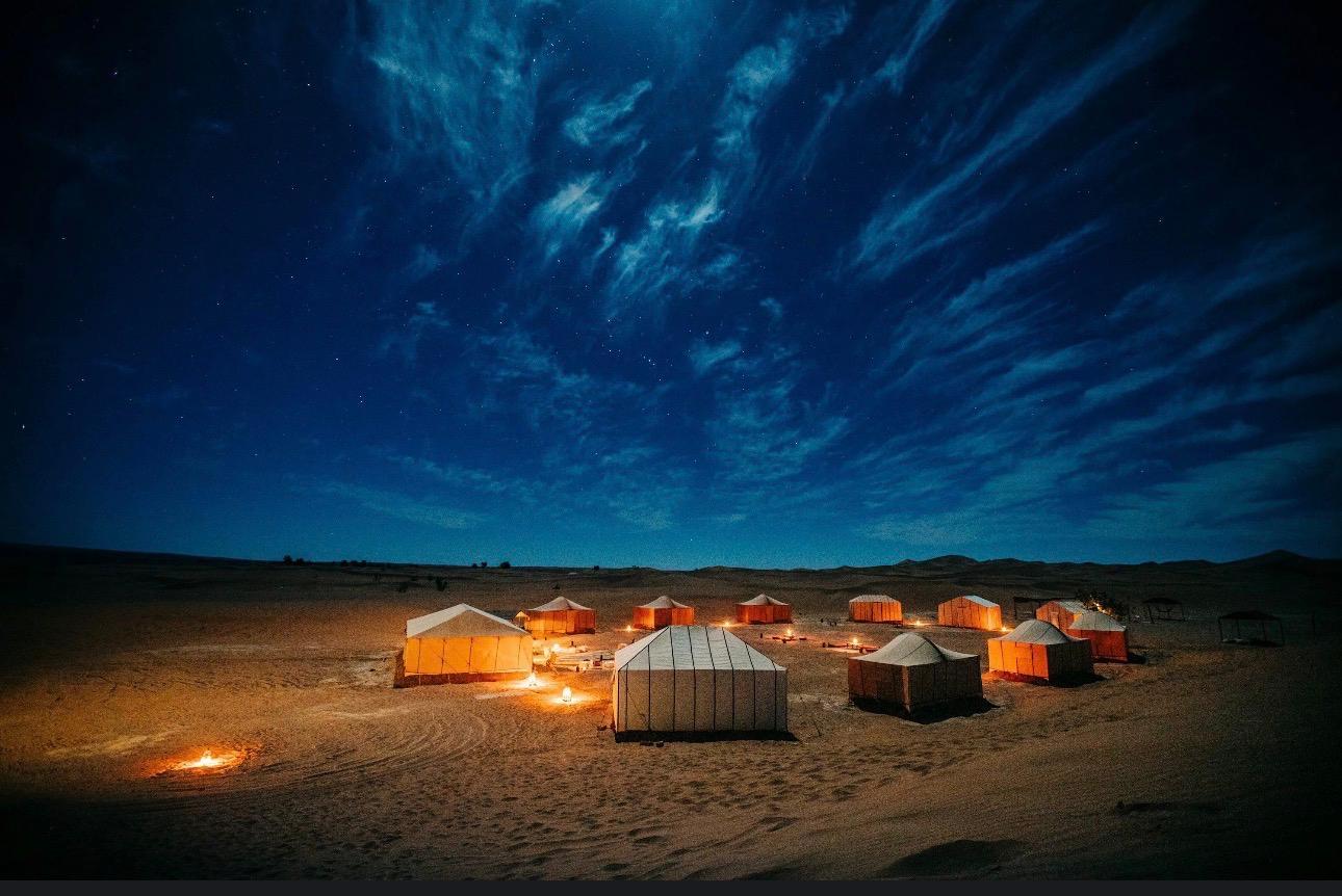 Doha: Overnight Desert Safari with Dinner and Breakfast
