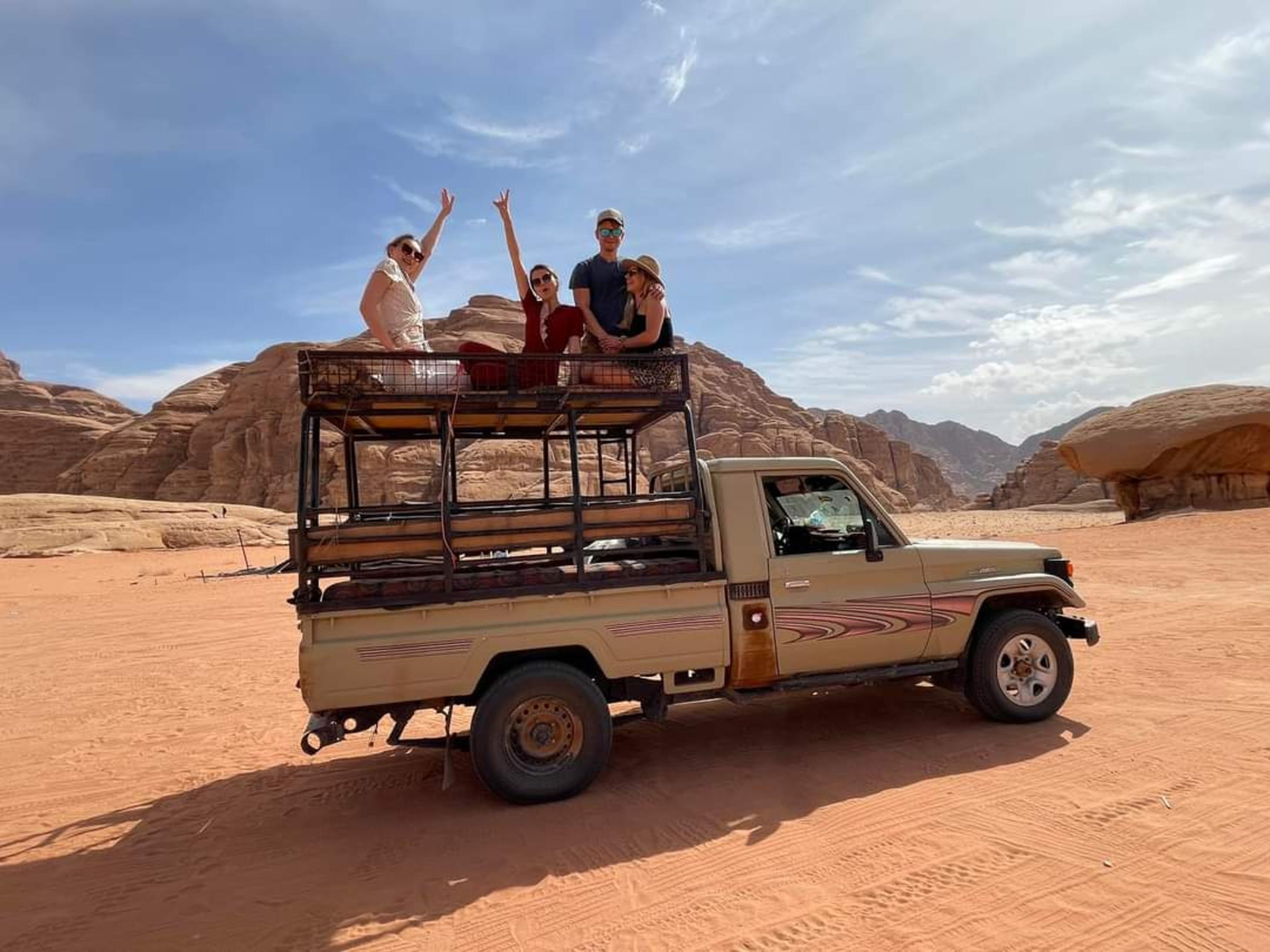 Wadi Rum: 2-Day 4x4 Tour and Um Addami Tour and 2 nights