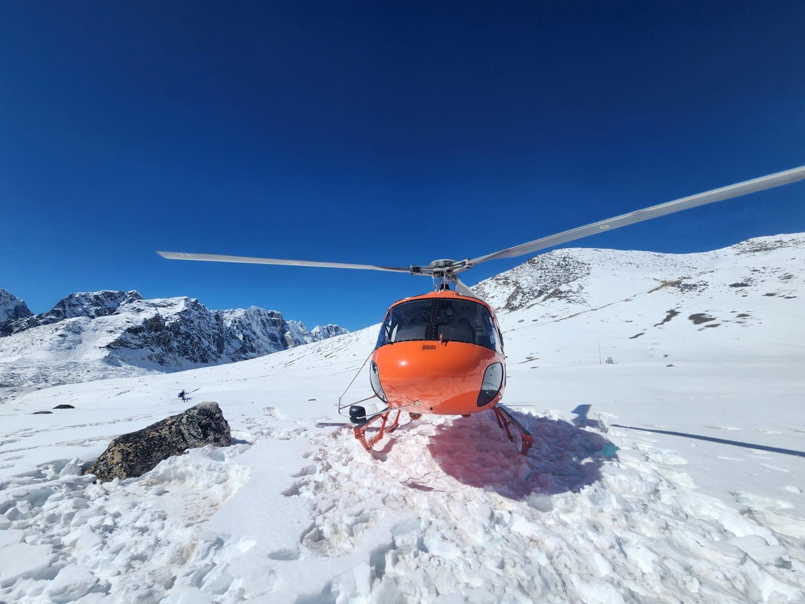 Everest Base Camp Helicopter Tour with landing 2