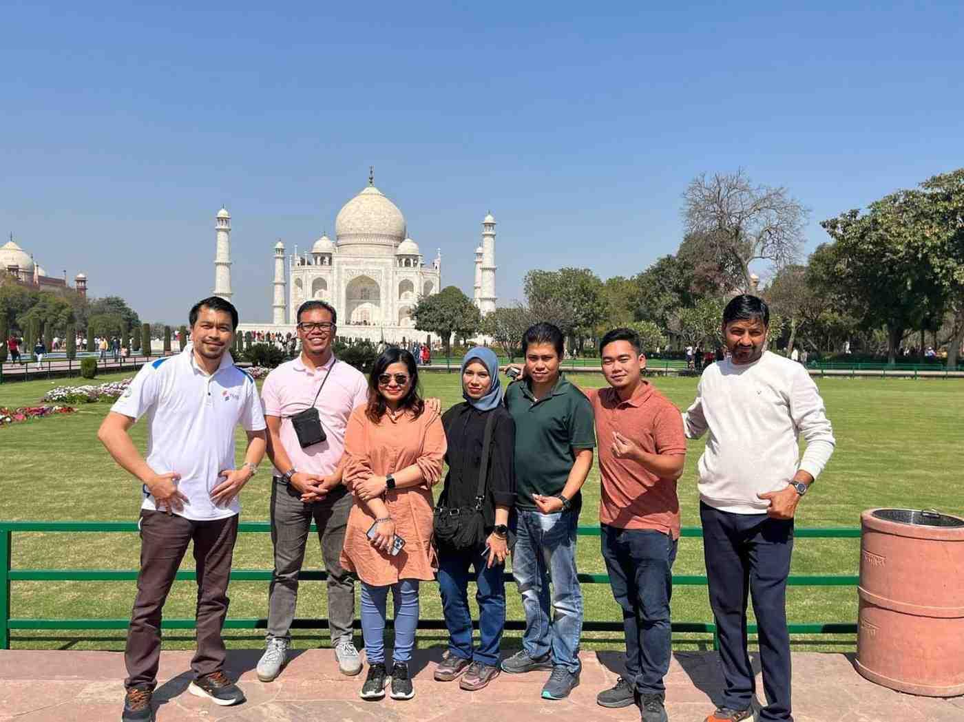 From Delhi: Taj Mahal & Agra Trip by Gatimaan Express Train 2