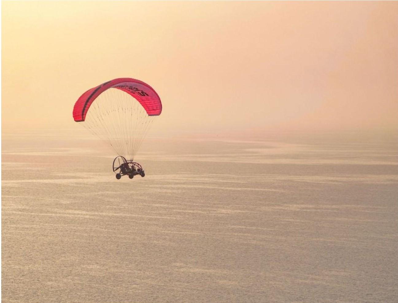 Qatar's Skybound Adventure: Exclusive Private Paratrike tour 2