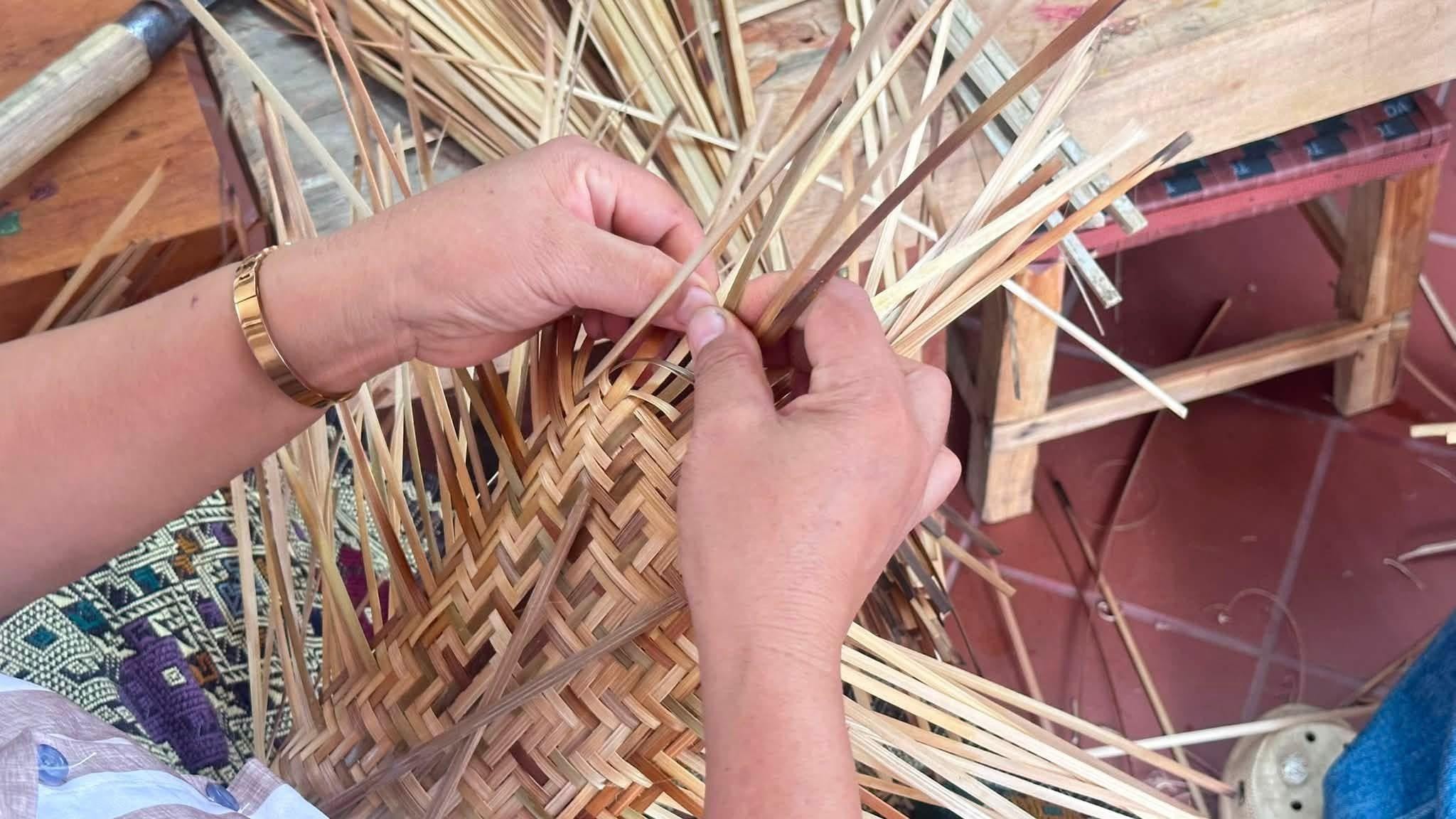 Nong Khiaw: Bamboo Weaving, Cooking & Waterfall Trek Tour 2