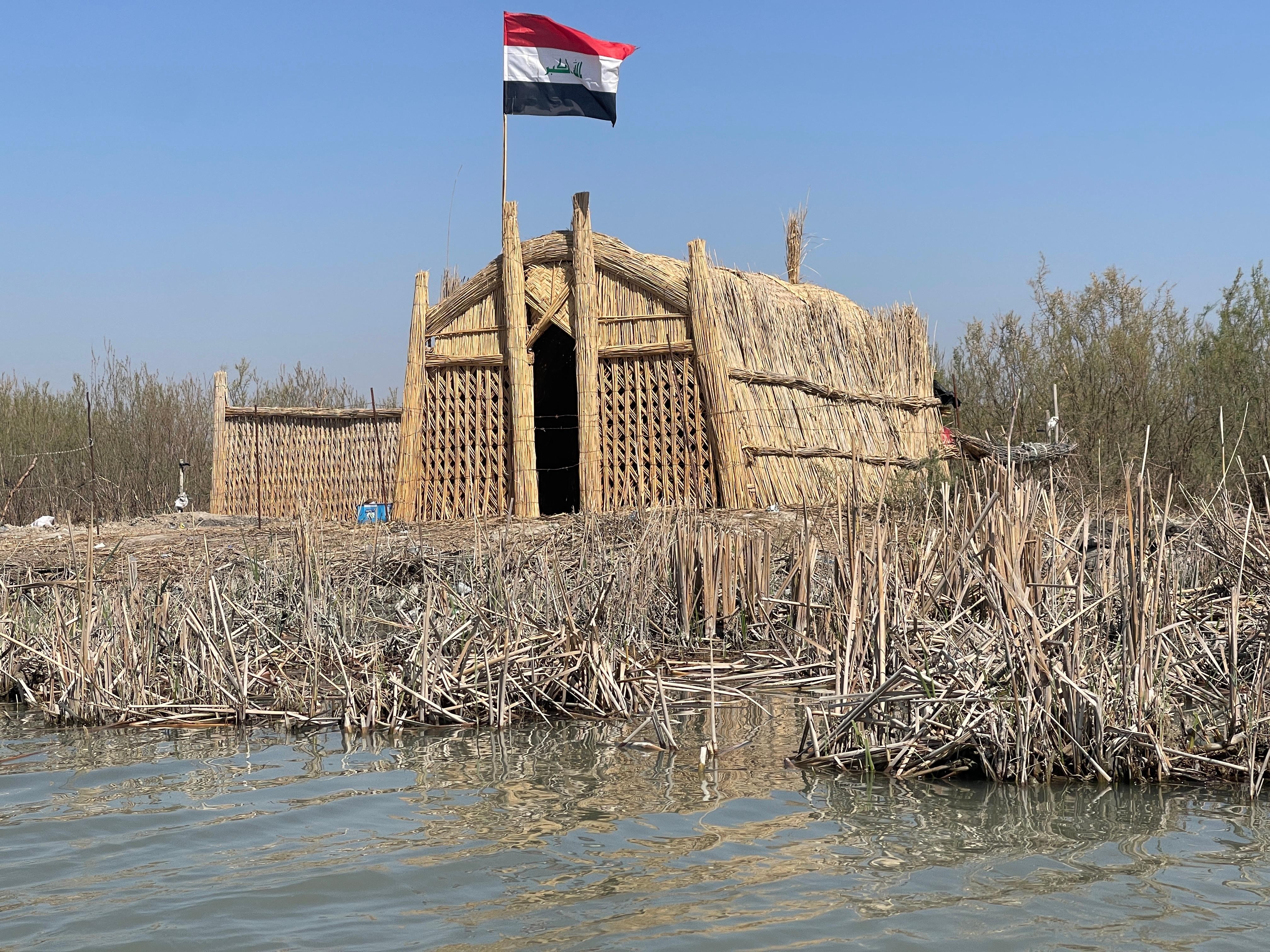 Discover Iraq’s Marshes: Boat Ride,Masgouf Lunch&Reed Houses 2