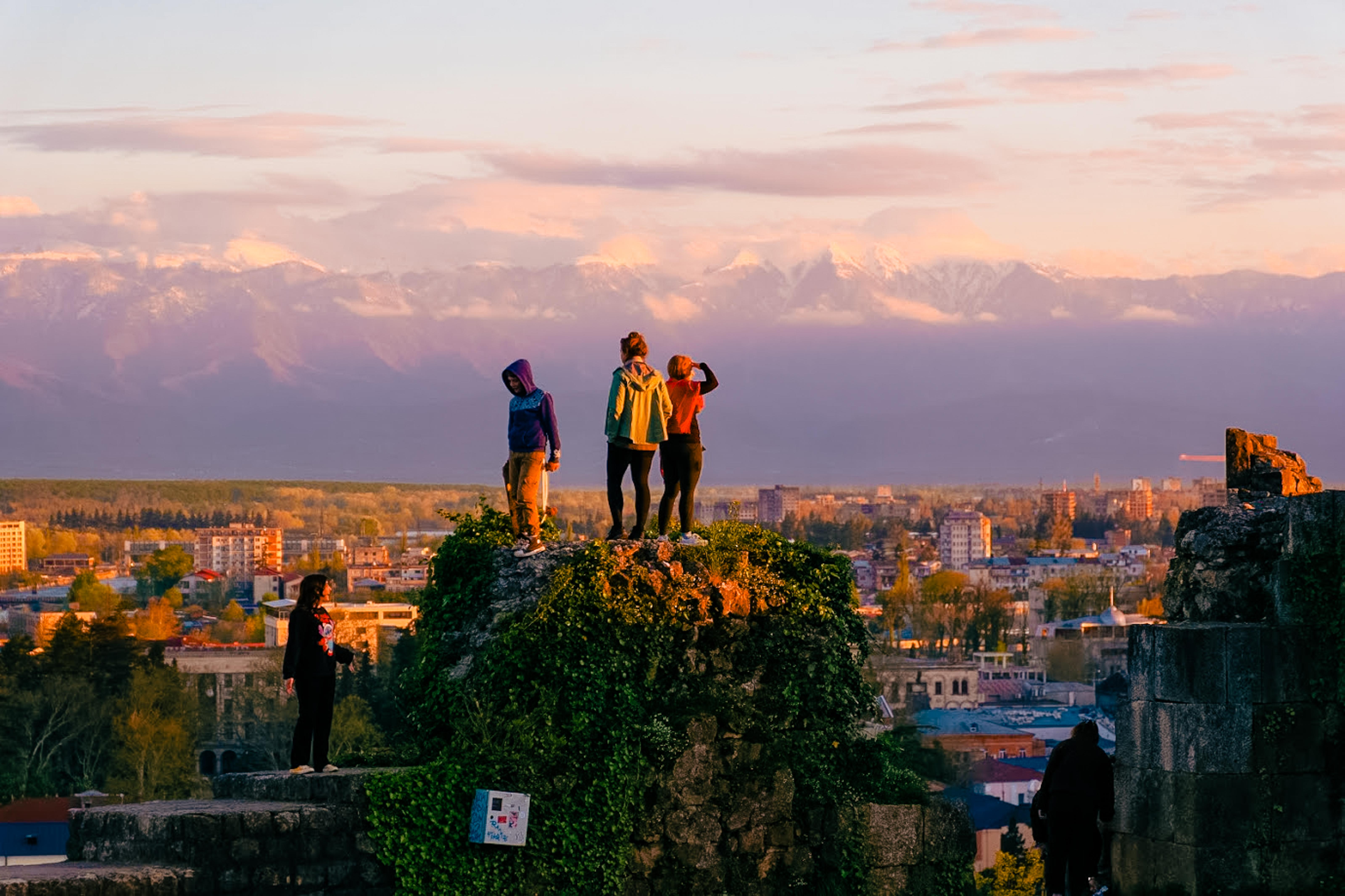 Kutaisi Sunset Tour – Bagrati & Picnic Drinks 3