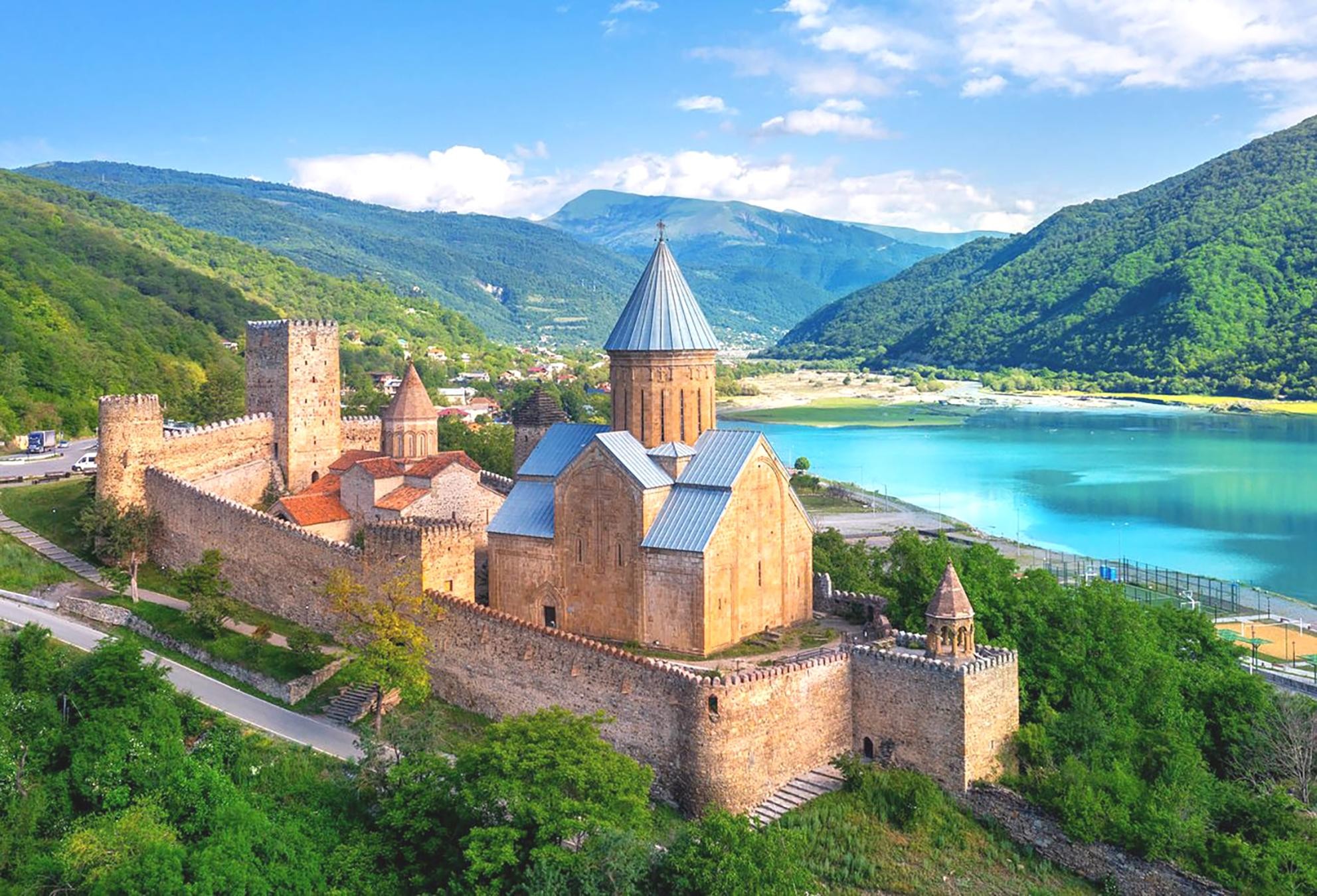 From Tbilisi: Ananuri, Zhinvali and the Gudauri ski resort