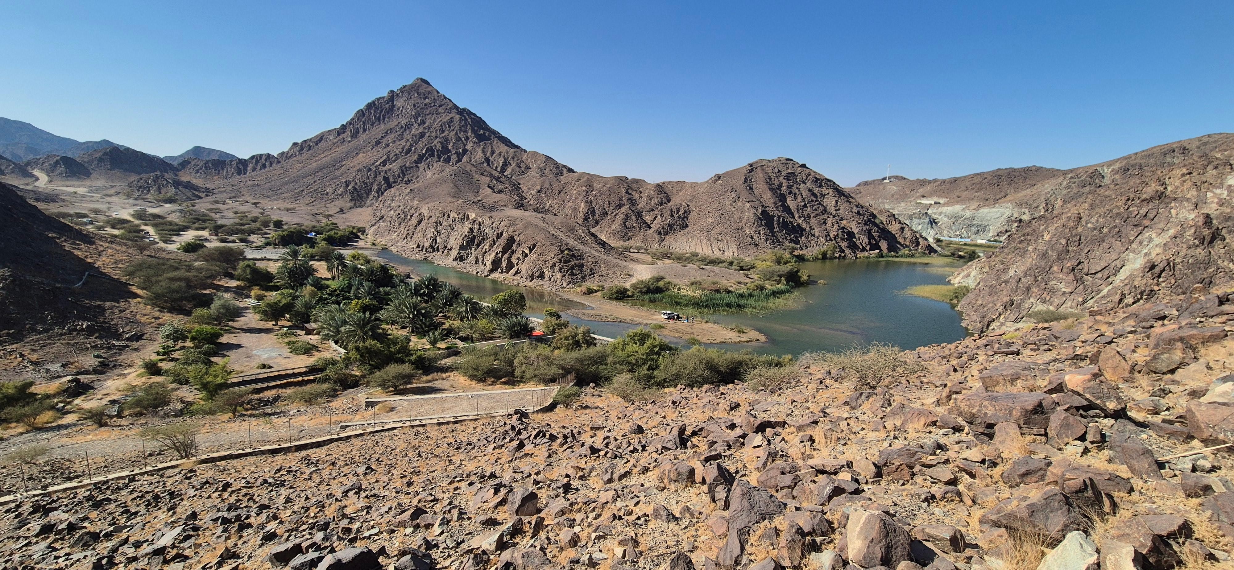 Dubai: challenging hiking guide trip to Wadi Shawka RAK 3