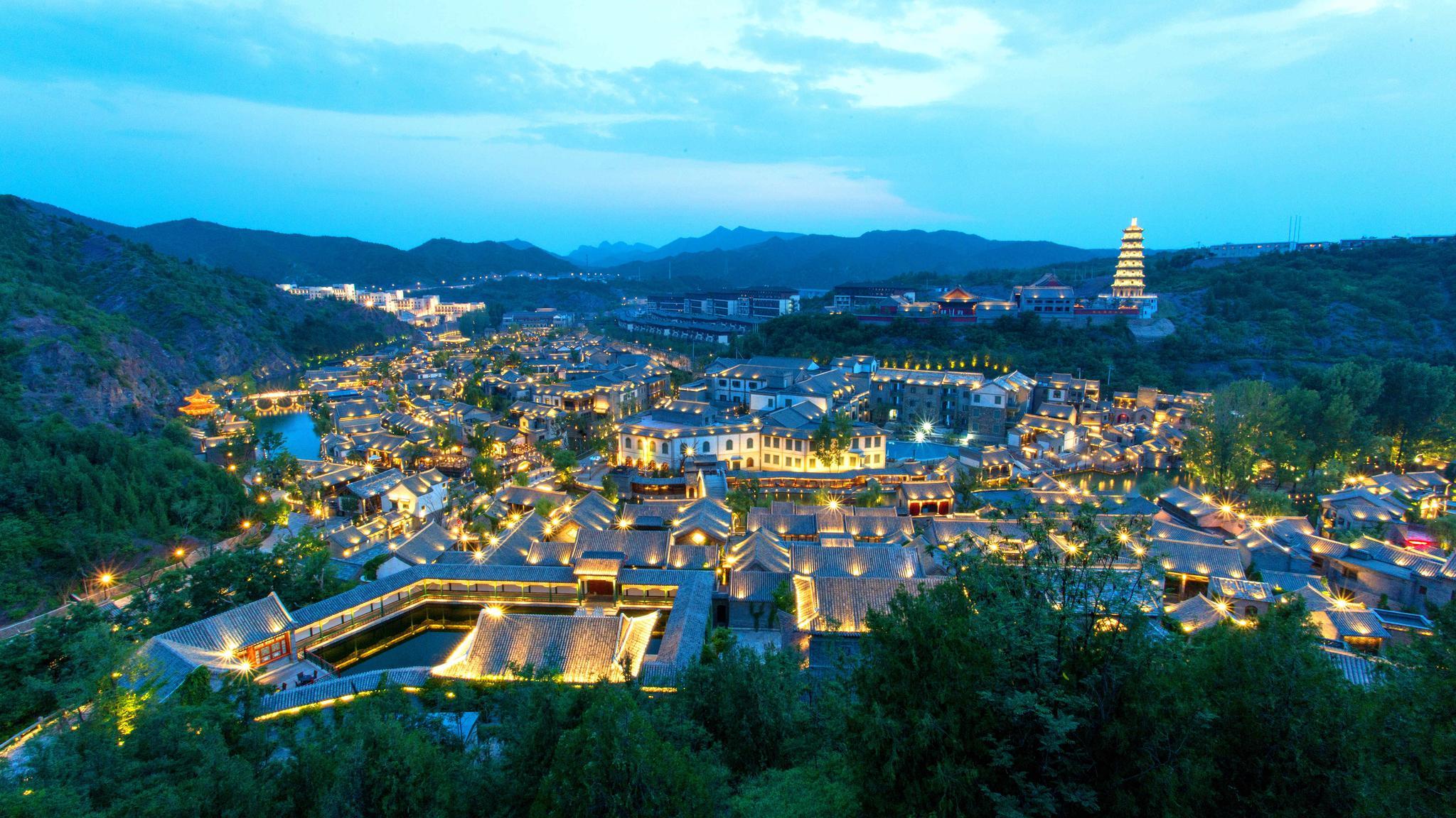 Beijing: Gubei Water Town & Simatai Great Wall Private Tour 3