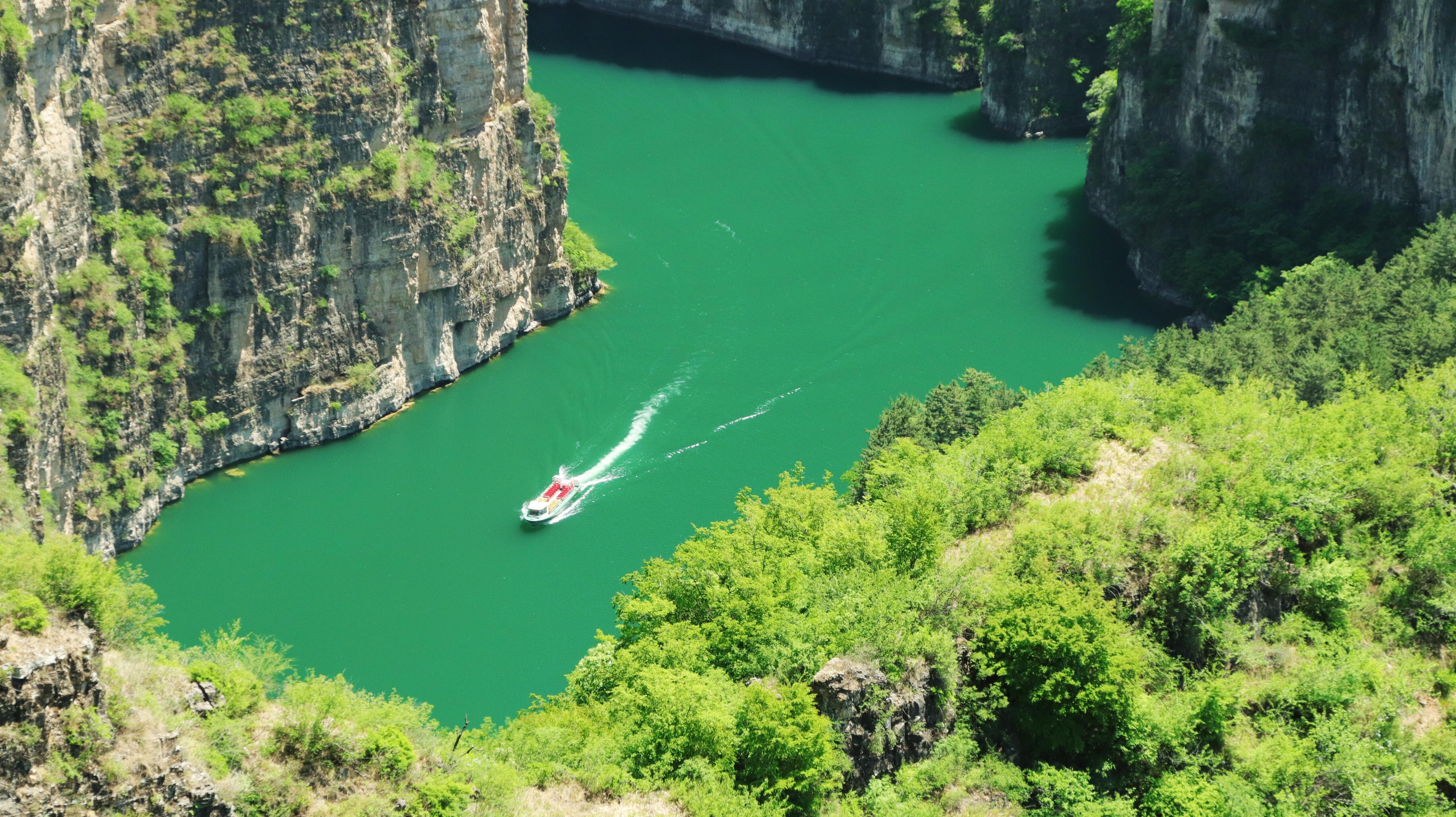 Beijing: Longqing Gorge & Ming Tomb Private Day Tour
