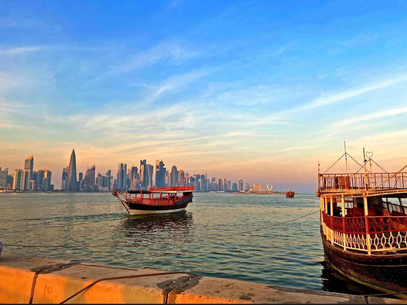 Doha: Traditional Dhow Boat Cruise with Pickup and Drop-off