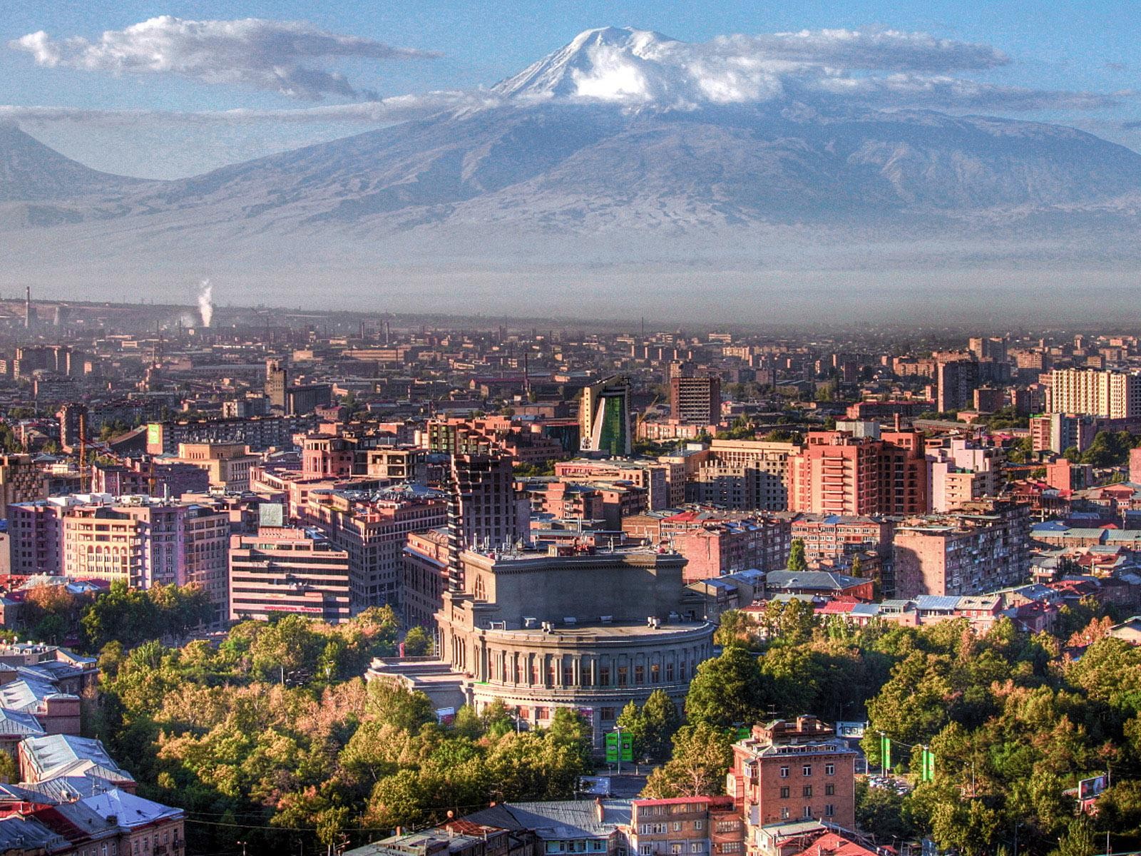 One-Day Tour to Armenia From Tbilisi: Sevan, Dilijan, Yerevan 3