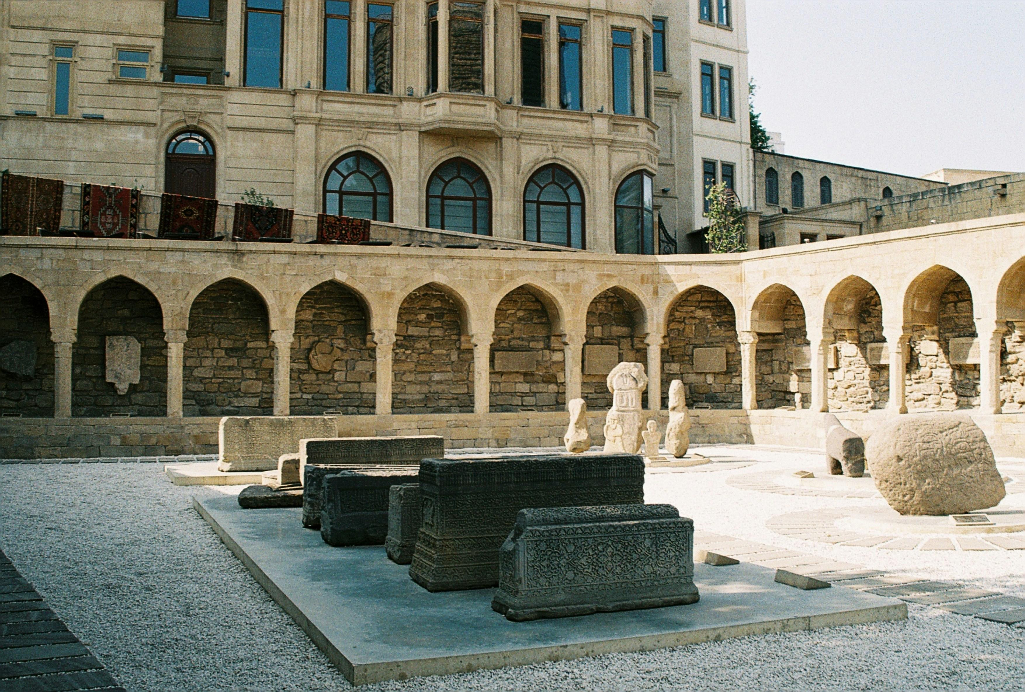 Baku: Old City Walking Tour with Vintage Photos 3