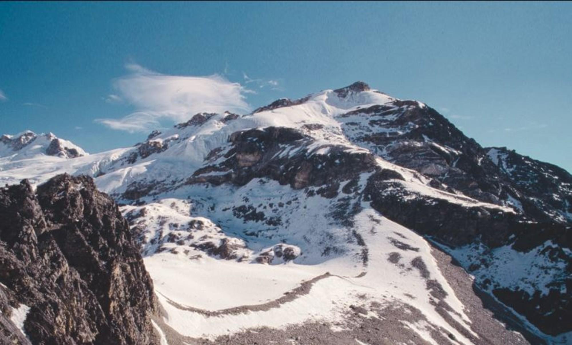 Langtang: 15-Day Tilman Pass Trek & Yala Peak Summit 2