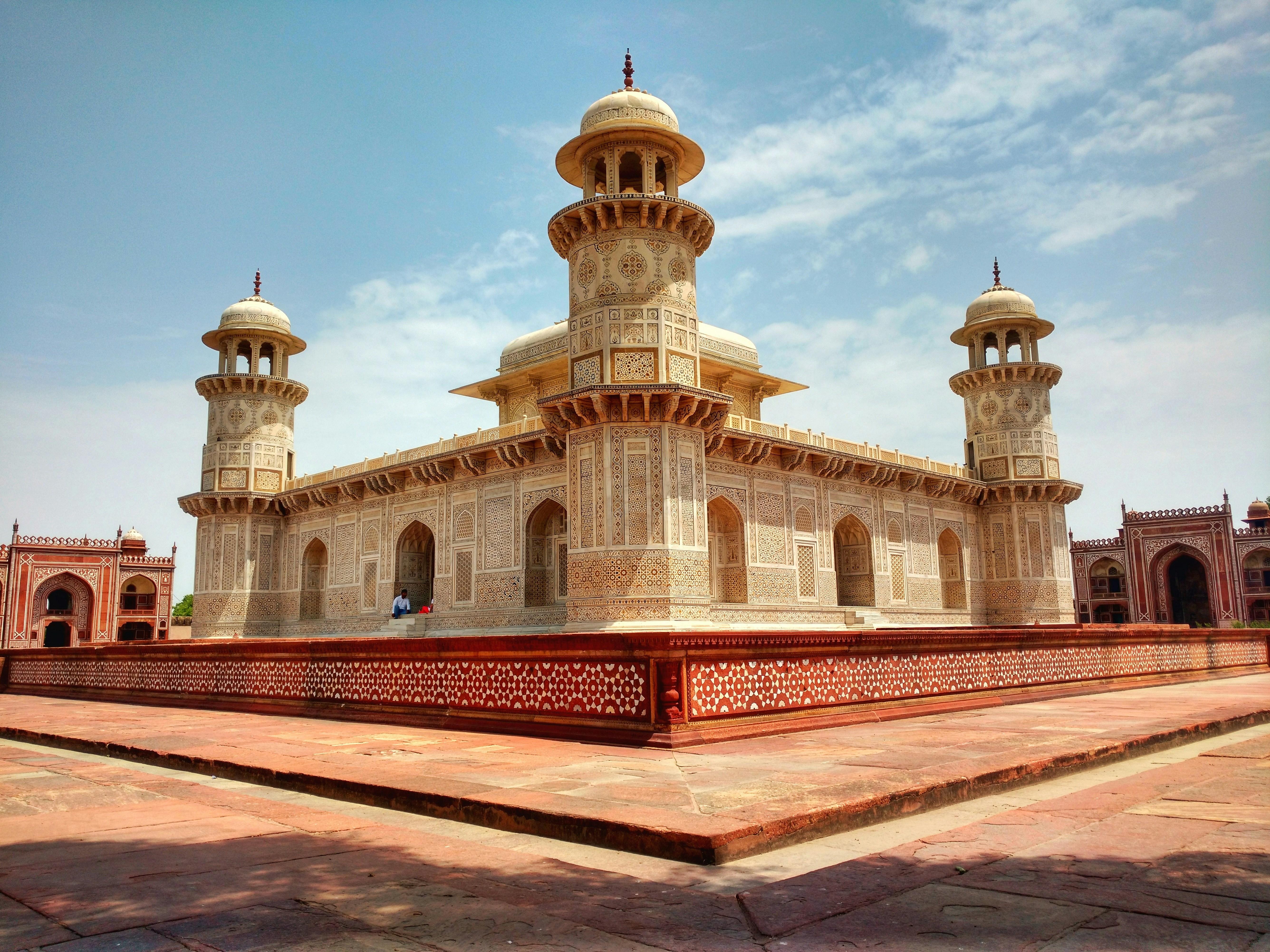 From Delhi: Taj Mahal Day Trip with Traditional Indian Lunch 3