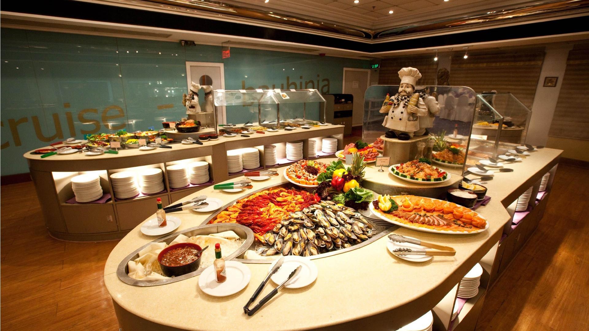 Hong Kong: Night Cruise & Buffet Dinner with Hotel Pickup 3