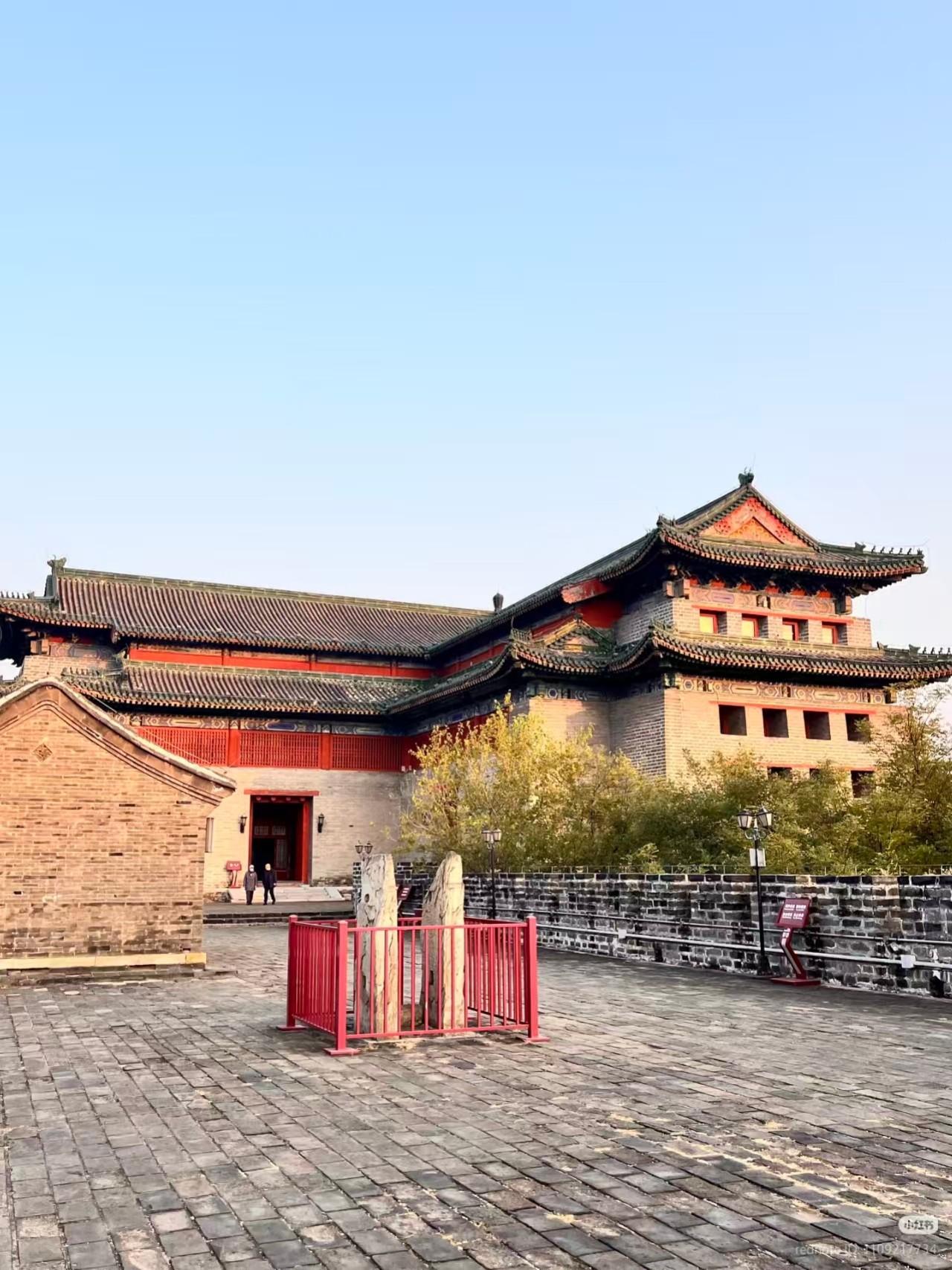 Beijing: City Wall Park & Photography Museum Day Tour