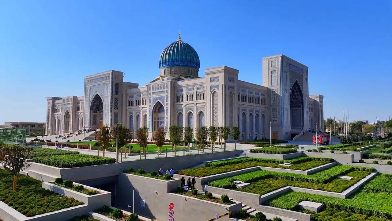 Tashkent: Old Town Walking Tour with Metro Ride