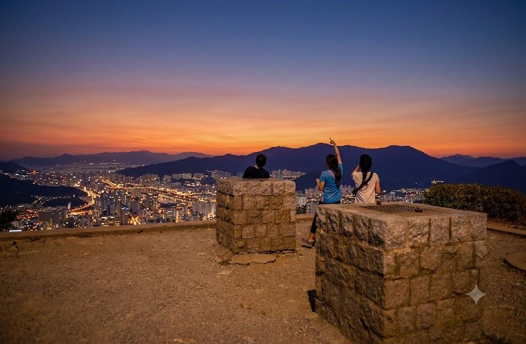 Busan: Night Views Tour with Yacht Ride and Fireworks 3