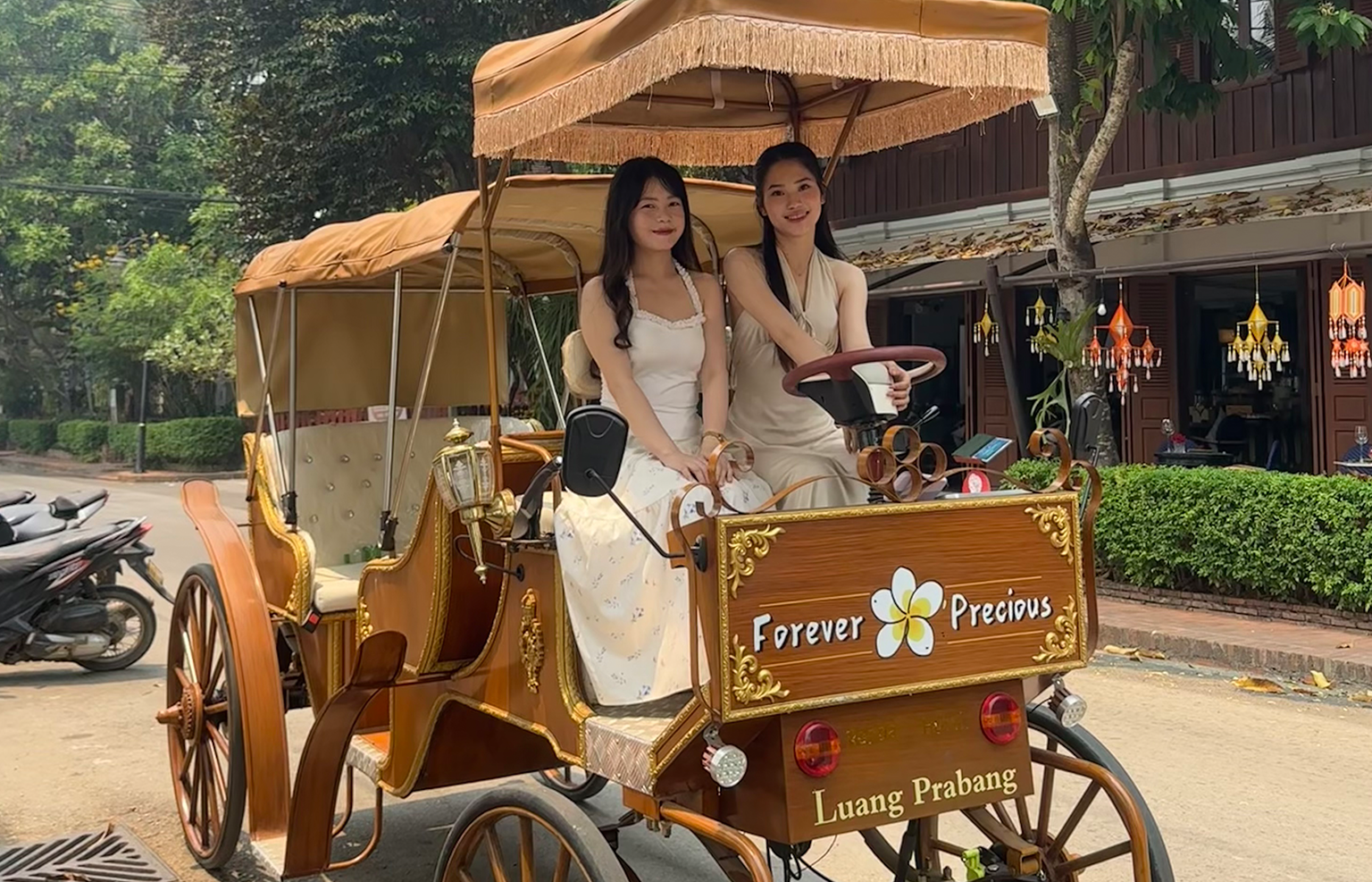 Luang Prabang Private Vintage Electric Car Sightseeing Ride 2