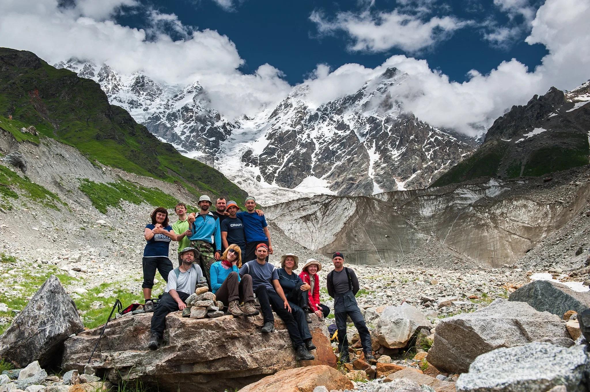 From Tbilisi: Kazbegi Scenic Discovery Tour with 4WD Ride 2