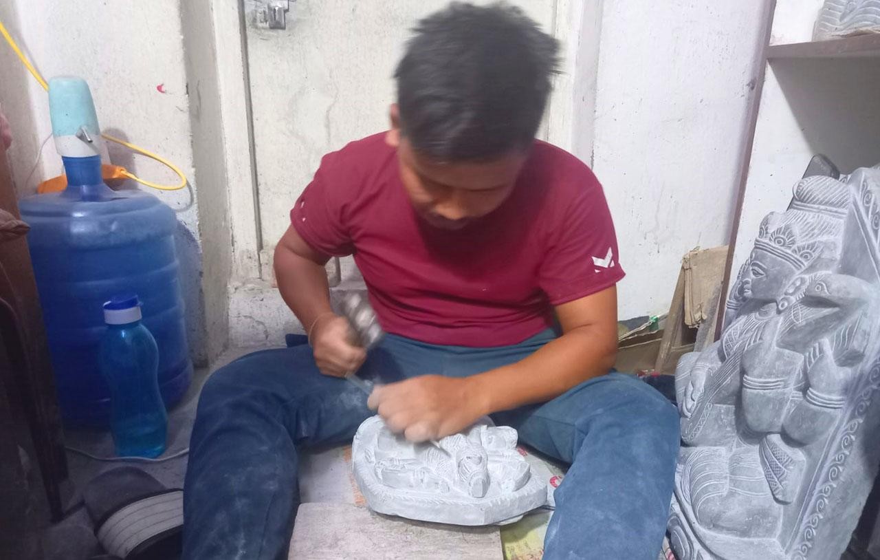 Kathmandu: Patan Durbar Square Tour & Stone Carving Workshop 2
