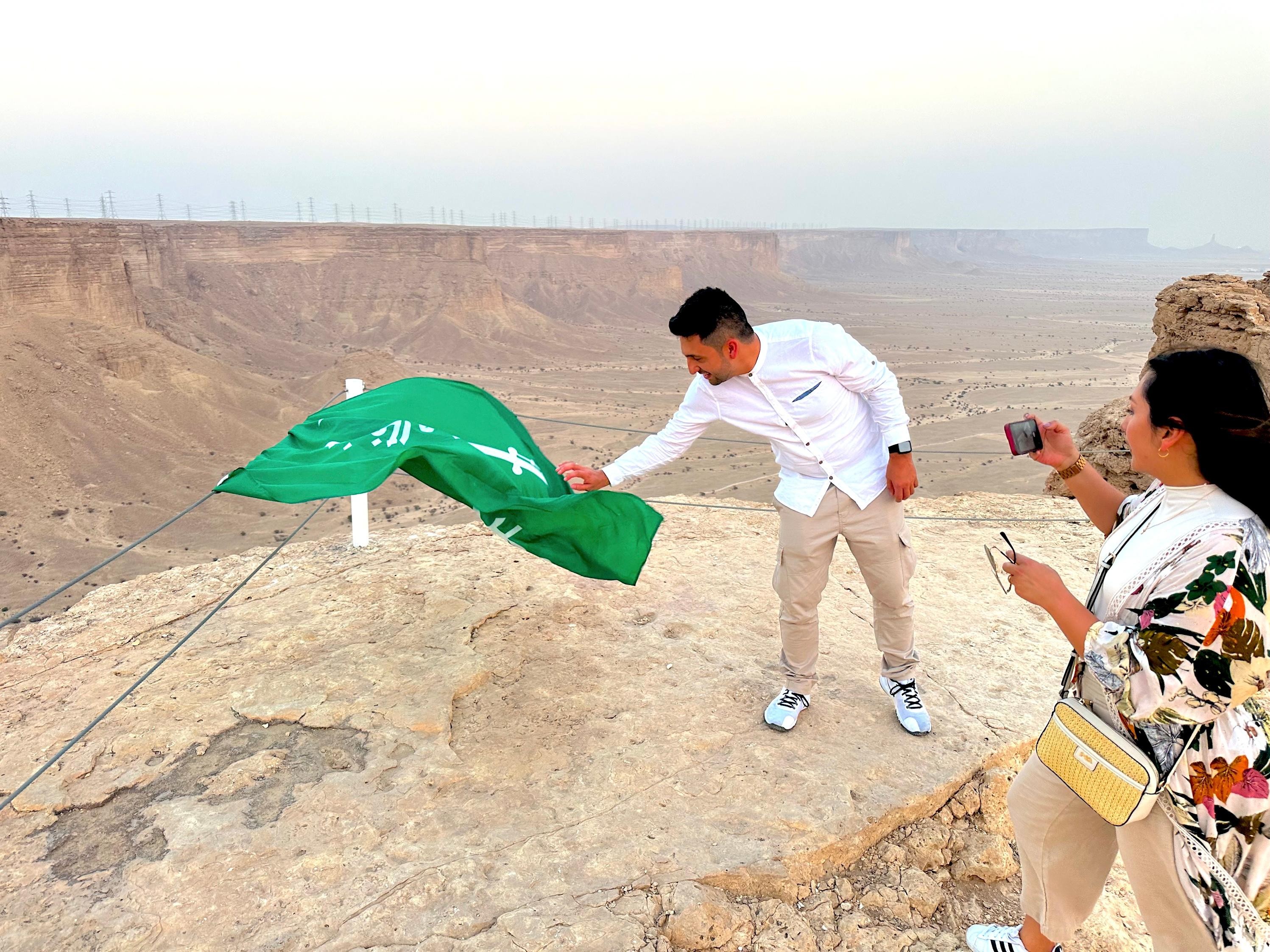 Riyadh:3-Hour Second Edge of the World Darb Al-Manjour Trail 2
