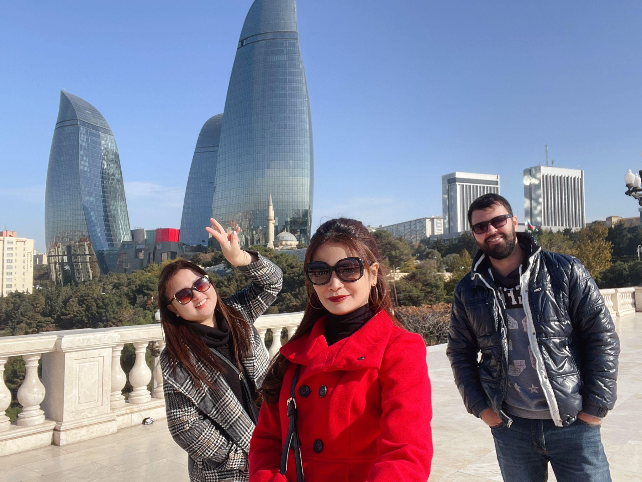 Baku: Private Full-Day Tour of Old Town & Modern Landmarks 2