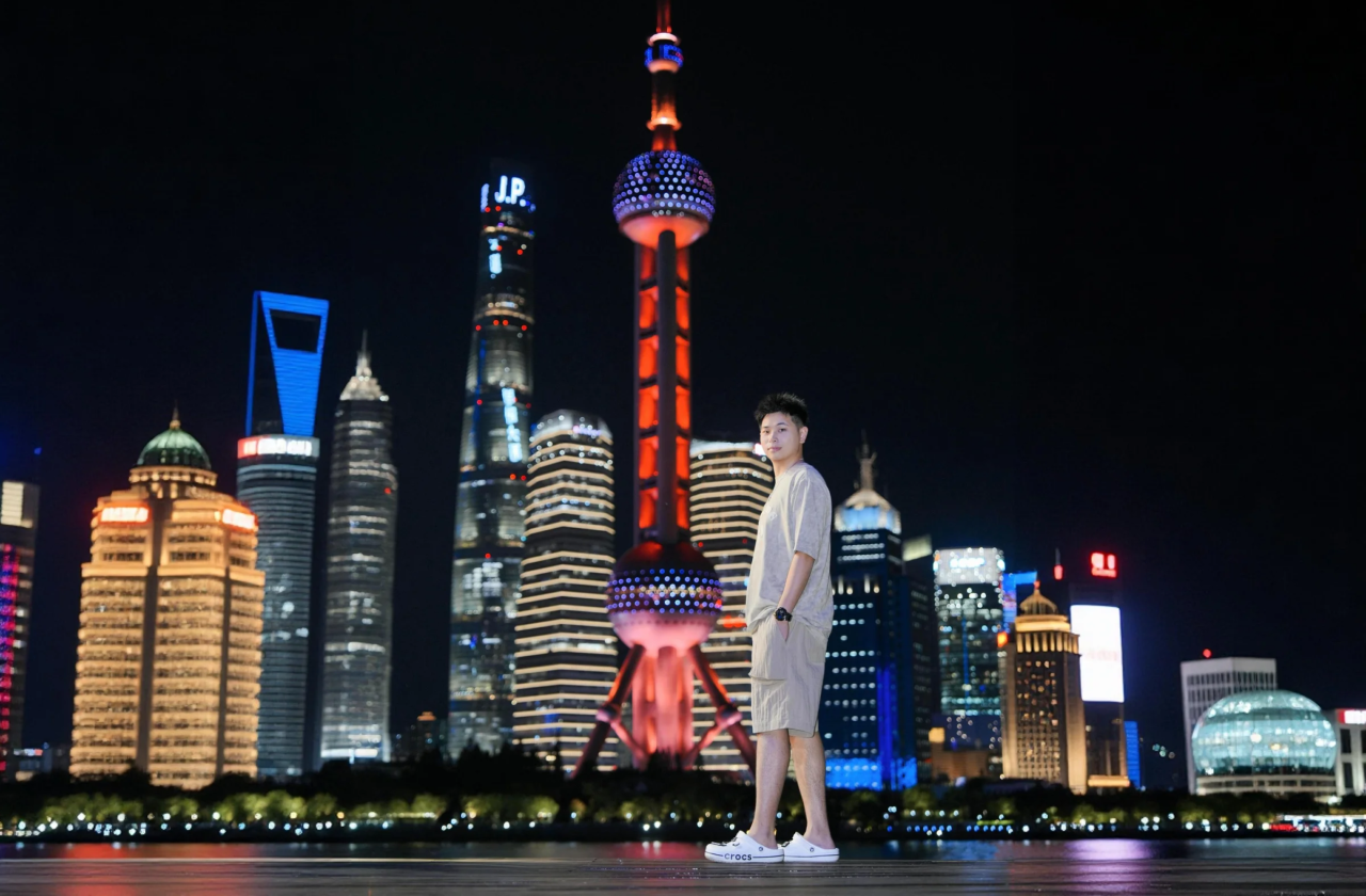 Shanghai: Private Photo Walk with Professional Photographer 3